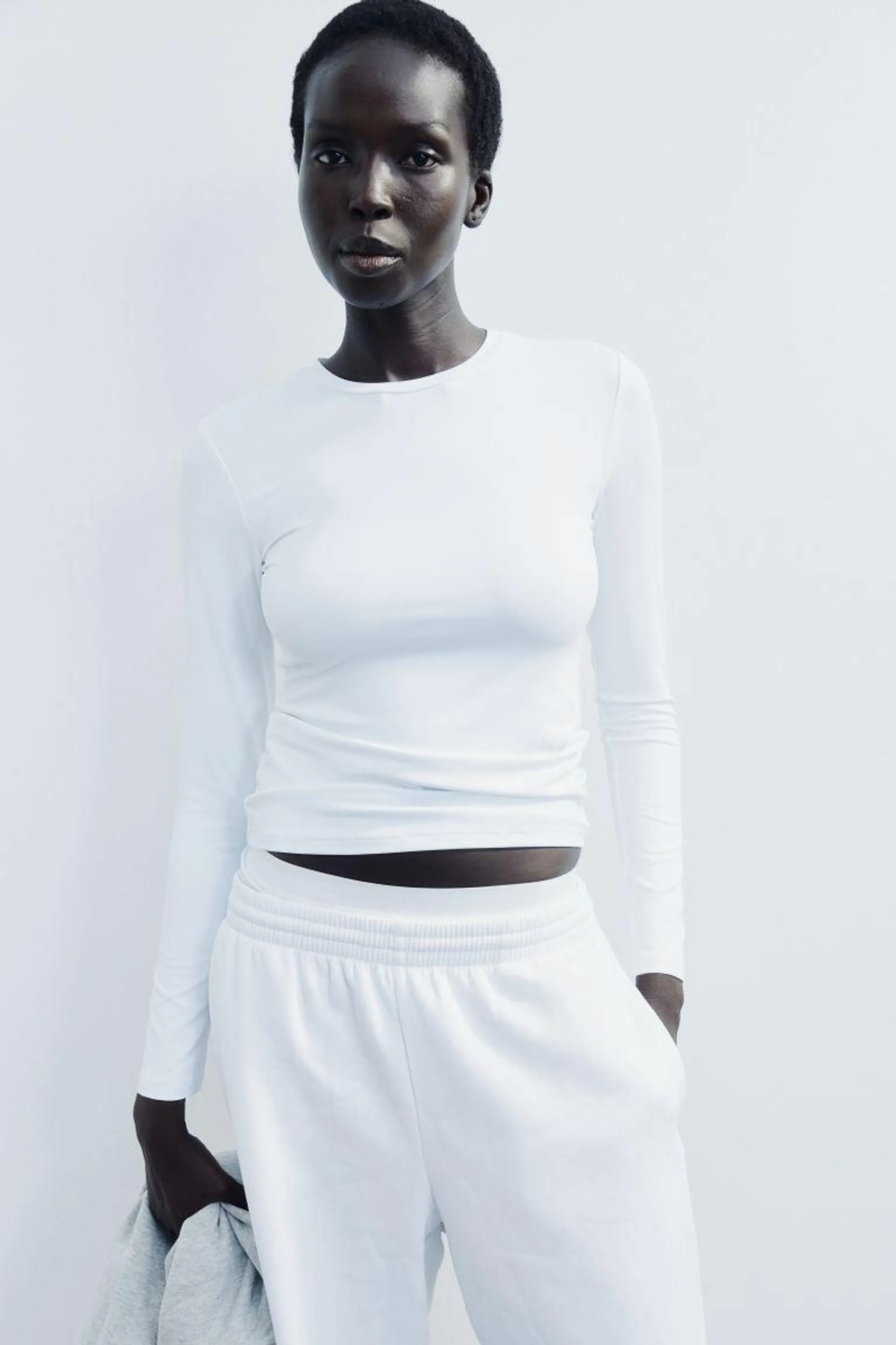 Long-sleeved microfibre top