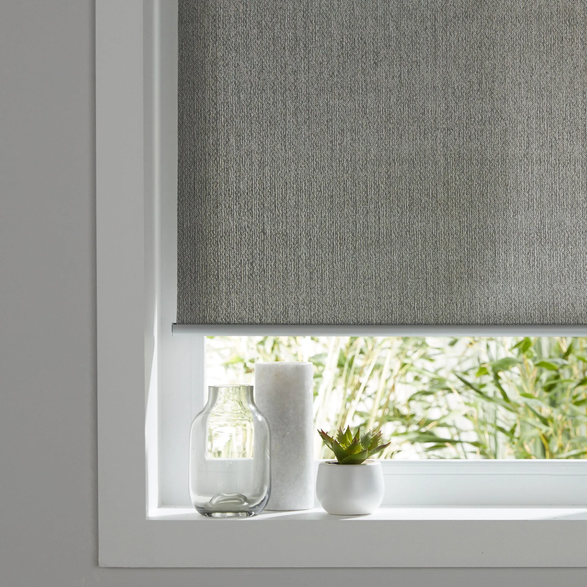 Iggy Corded Grey Plain Daylight Roller Blind (W)120cm (L)180cm