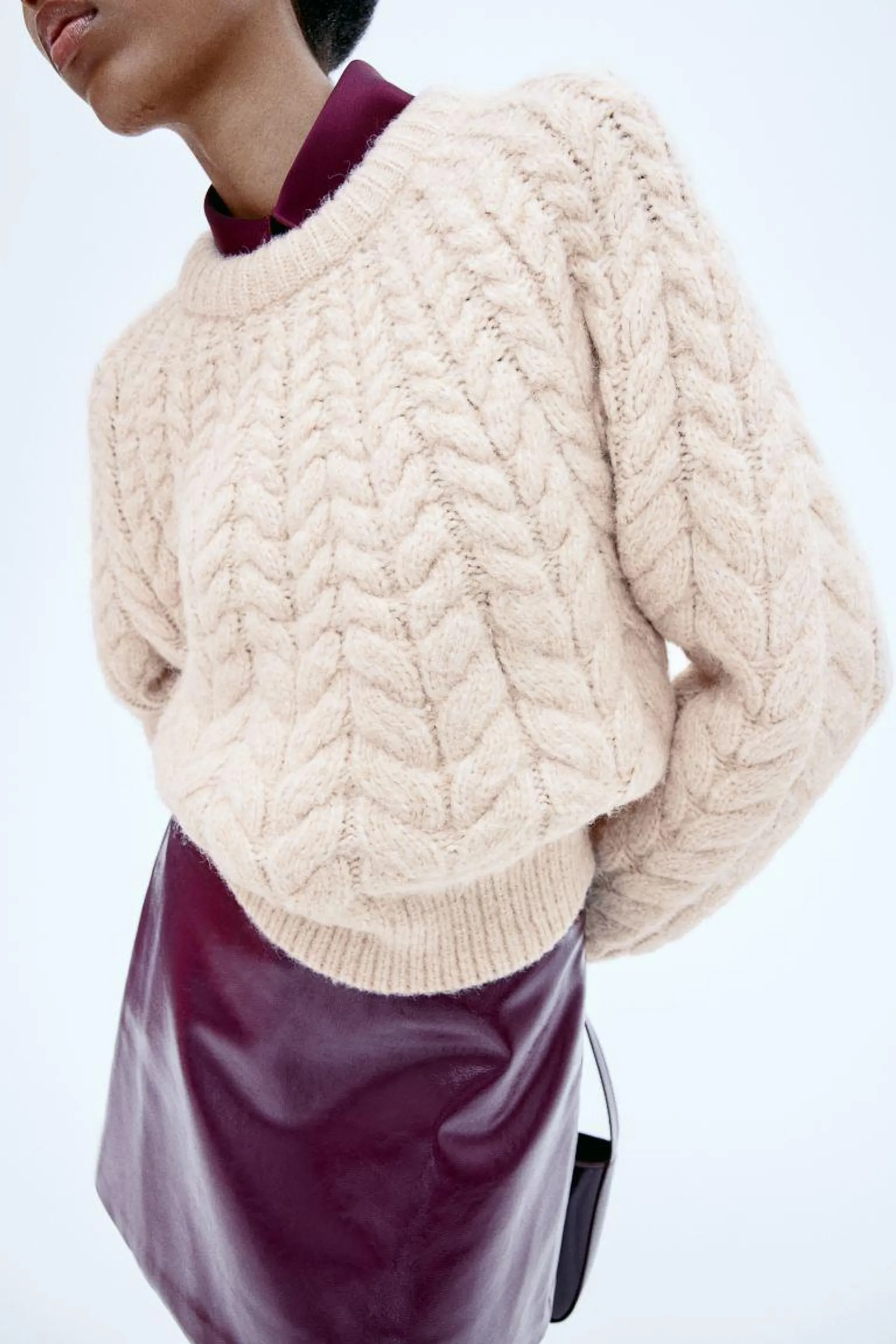 Cable-knit jumper