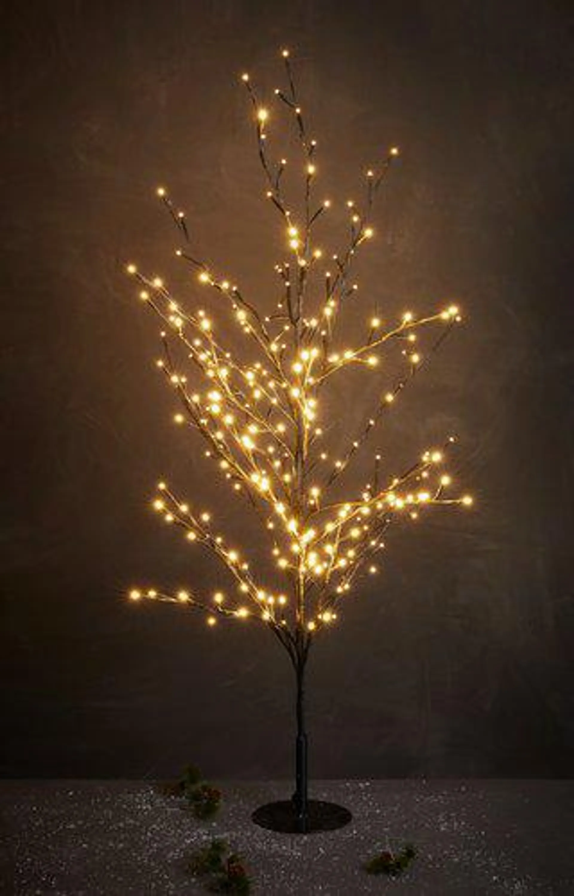 LED light tree VALE H120cm w/240 with timer