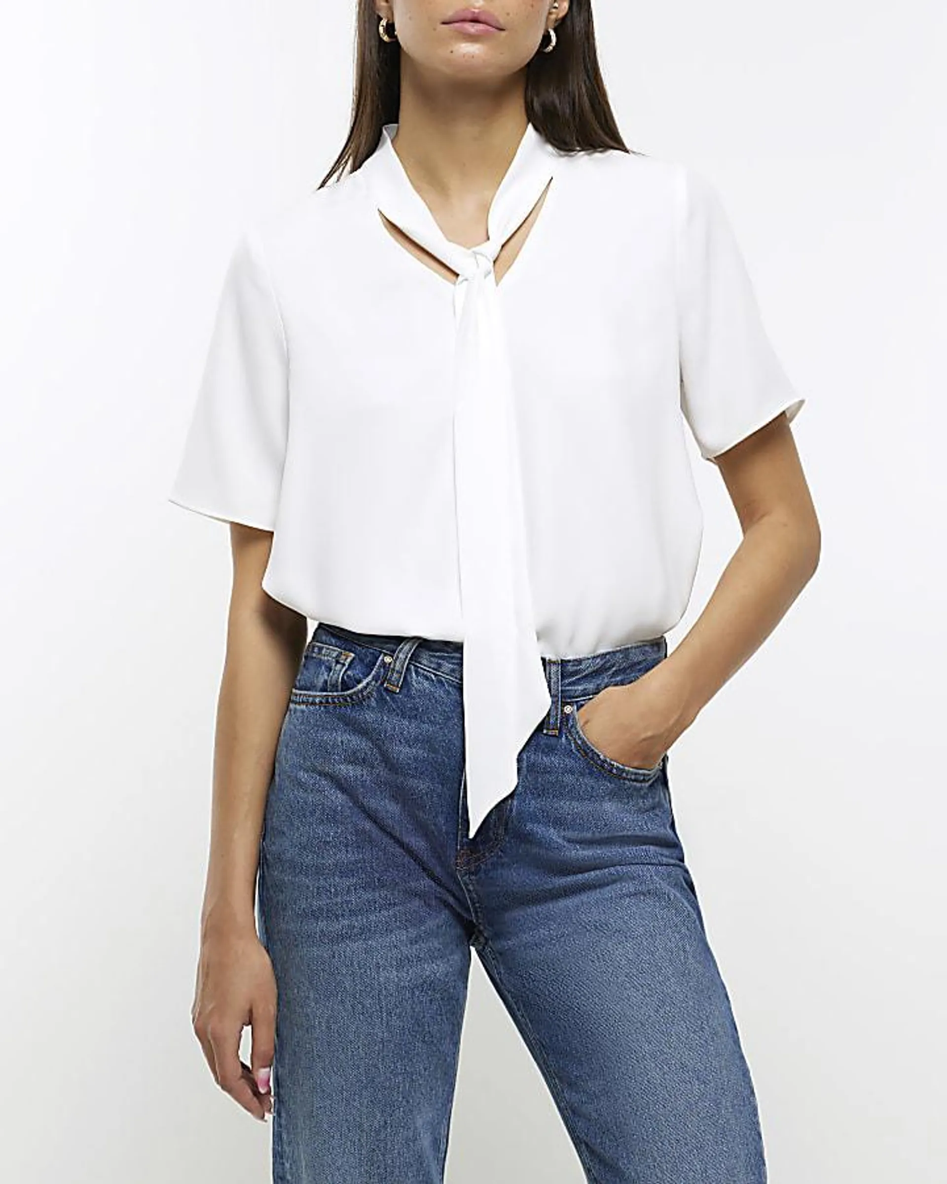 White bow tie short sleeve t-shirt