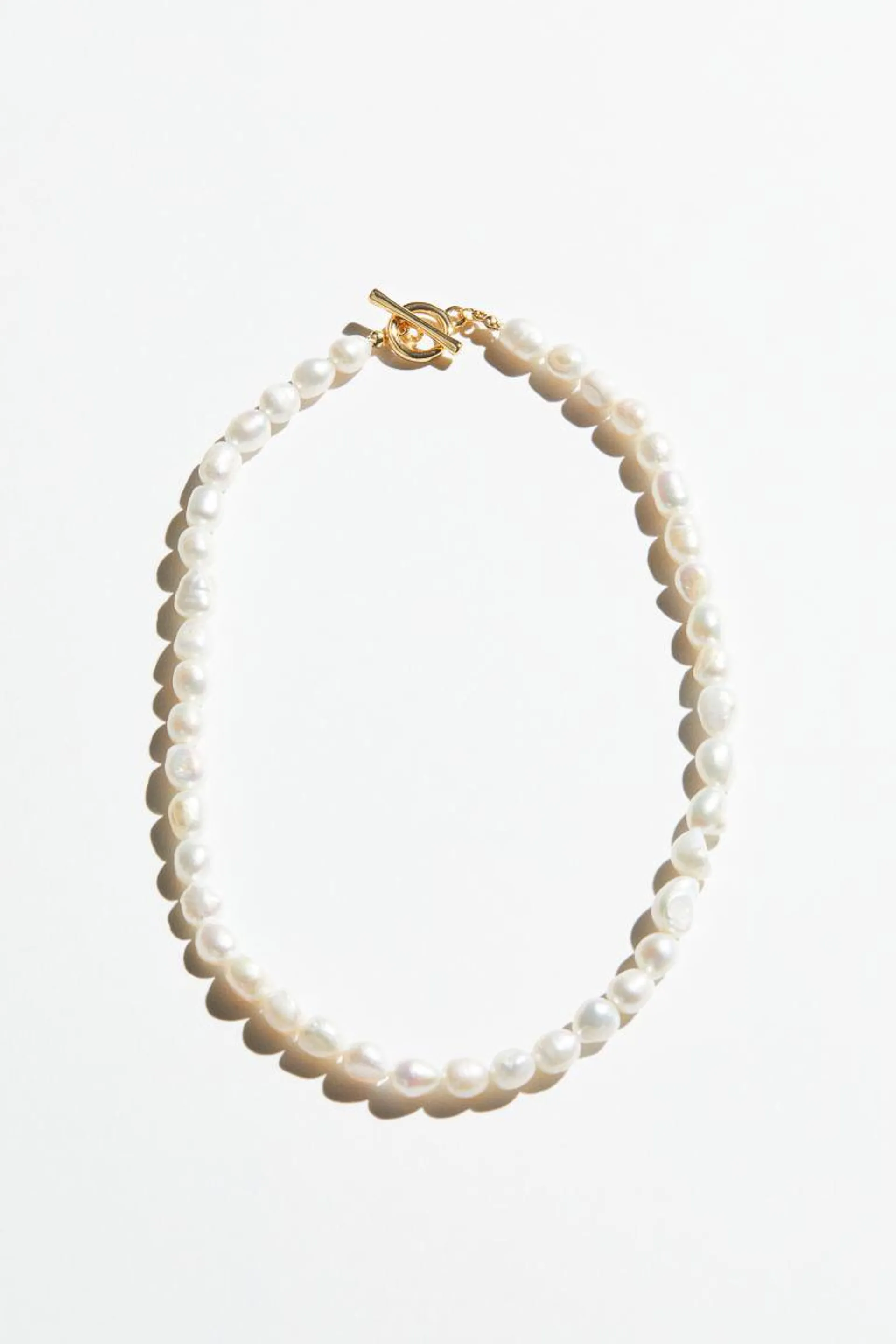 Gold-plated pearl necklace