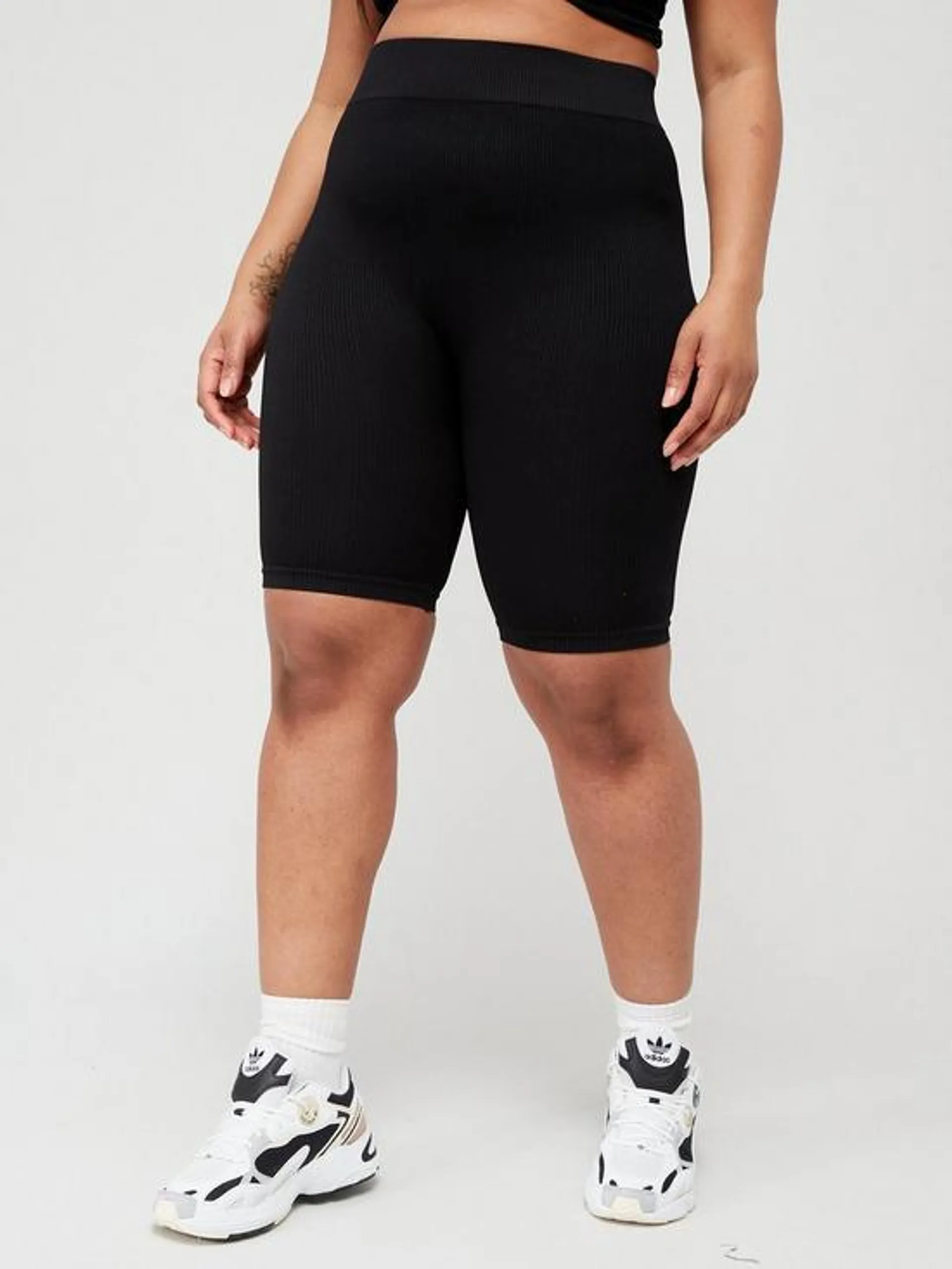 Seamless Fitted Rib Cycling Short - Black