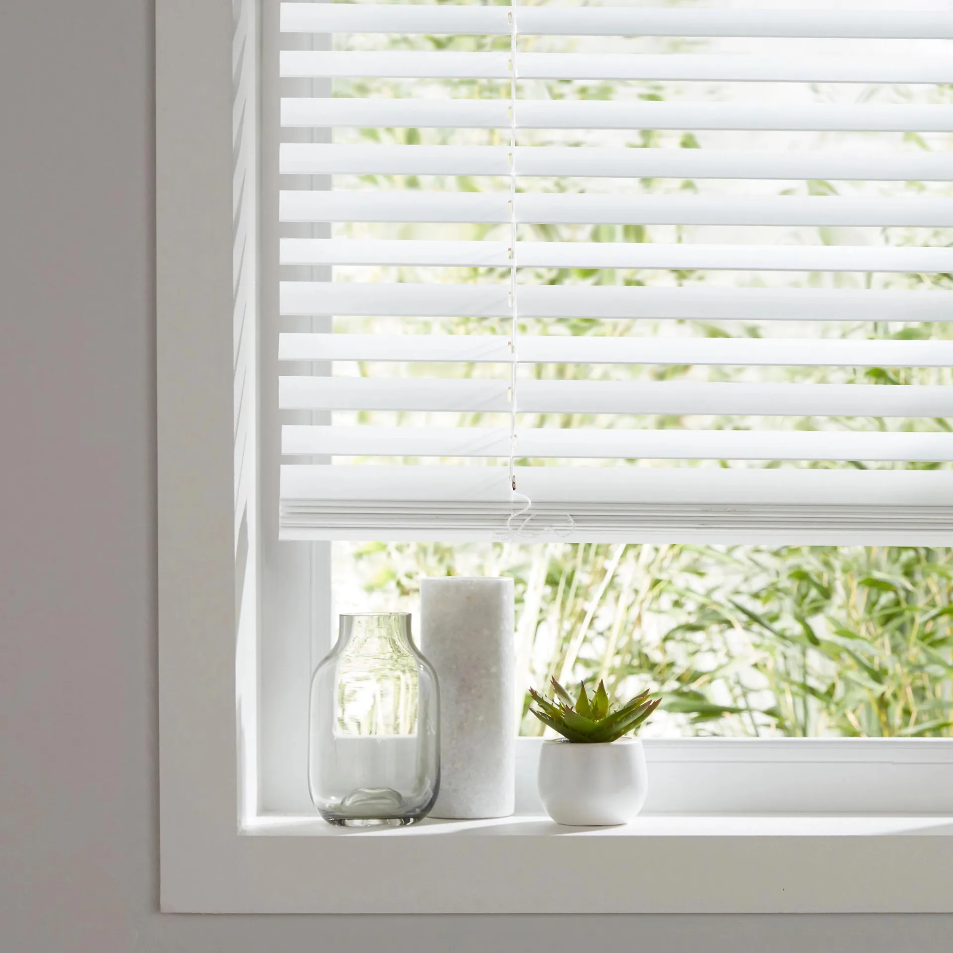 Cana White Basswood Venetian Blind (W)120cm (L)180cm