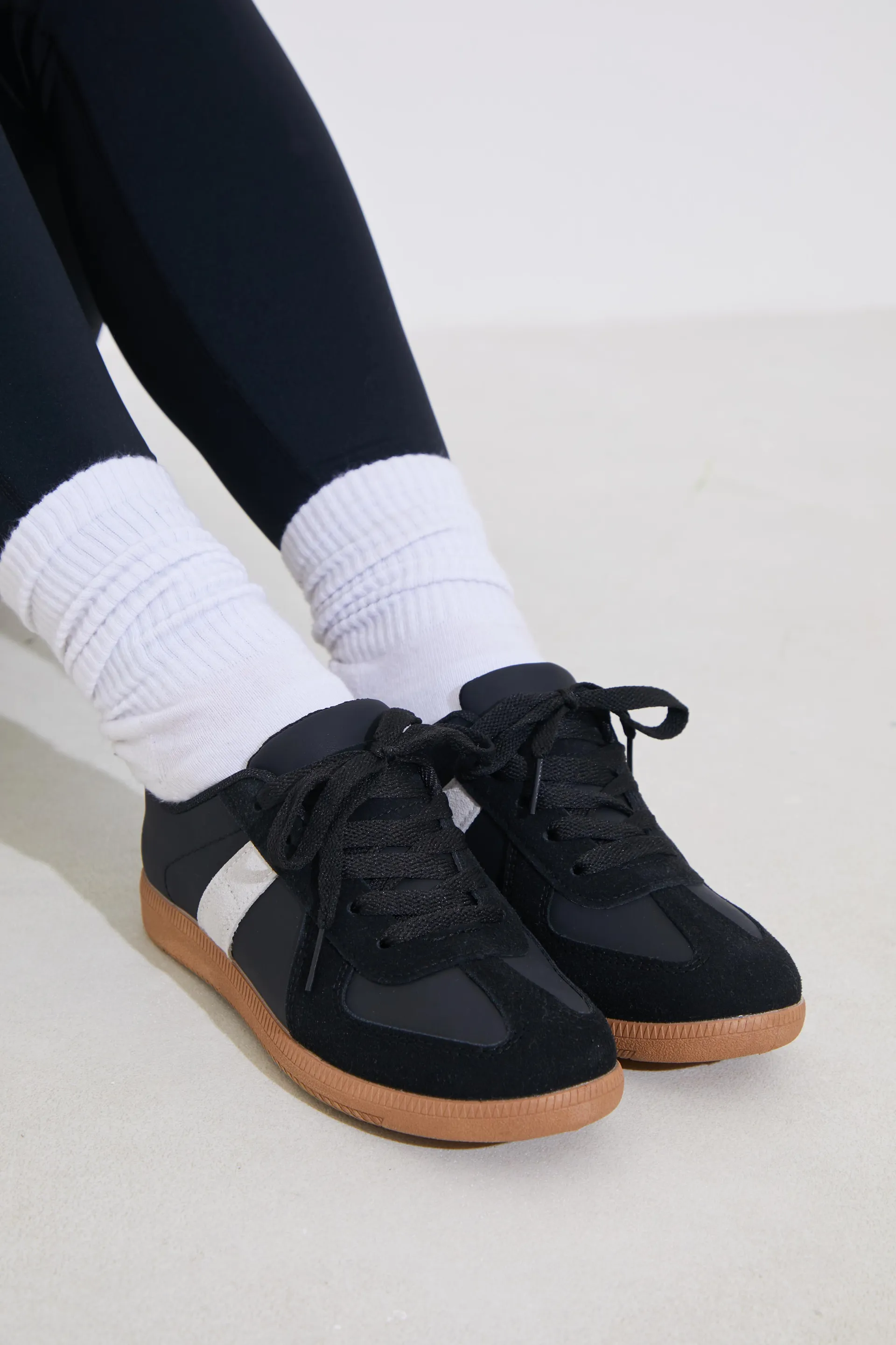 CONTRAST PANEL TRAINERS
