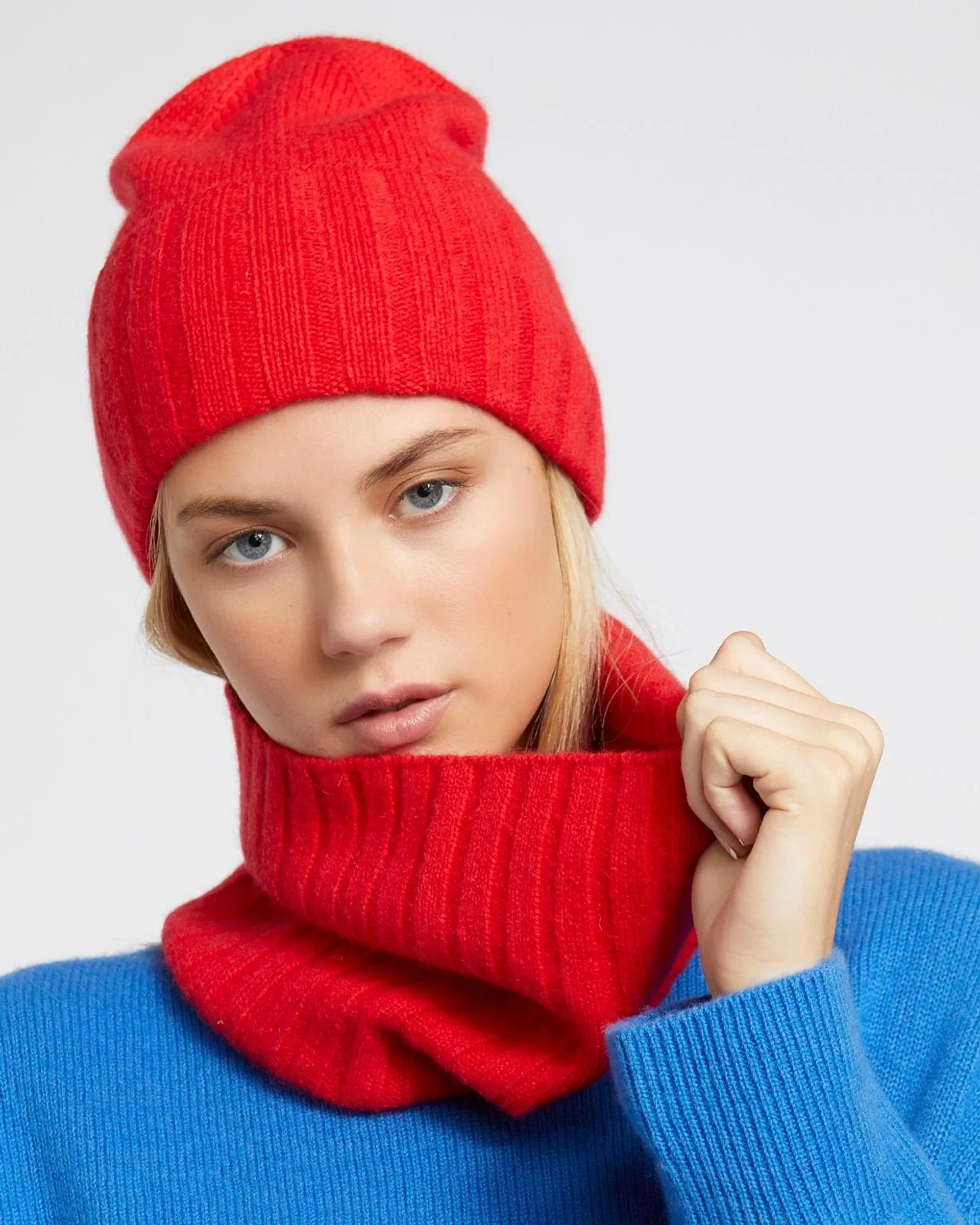 Carolyn Donnelly The Edit Red 100% Cashmere Hat