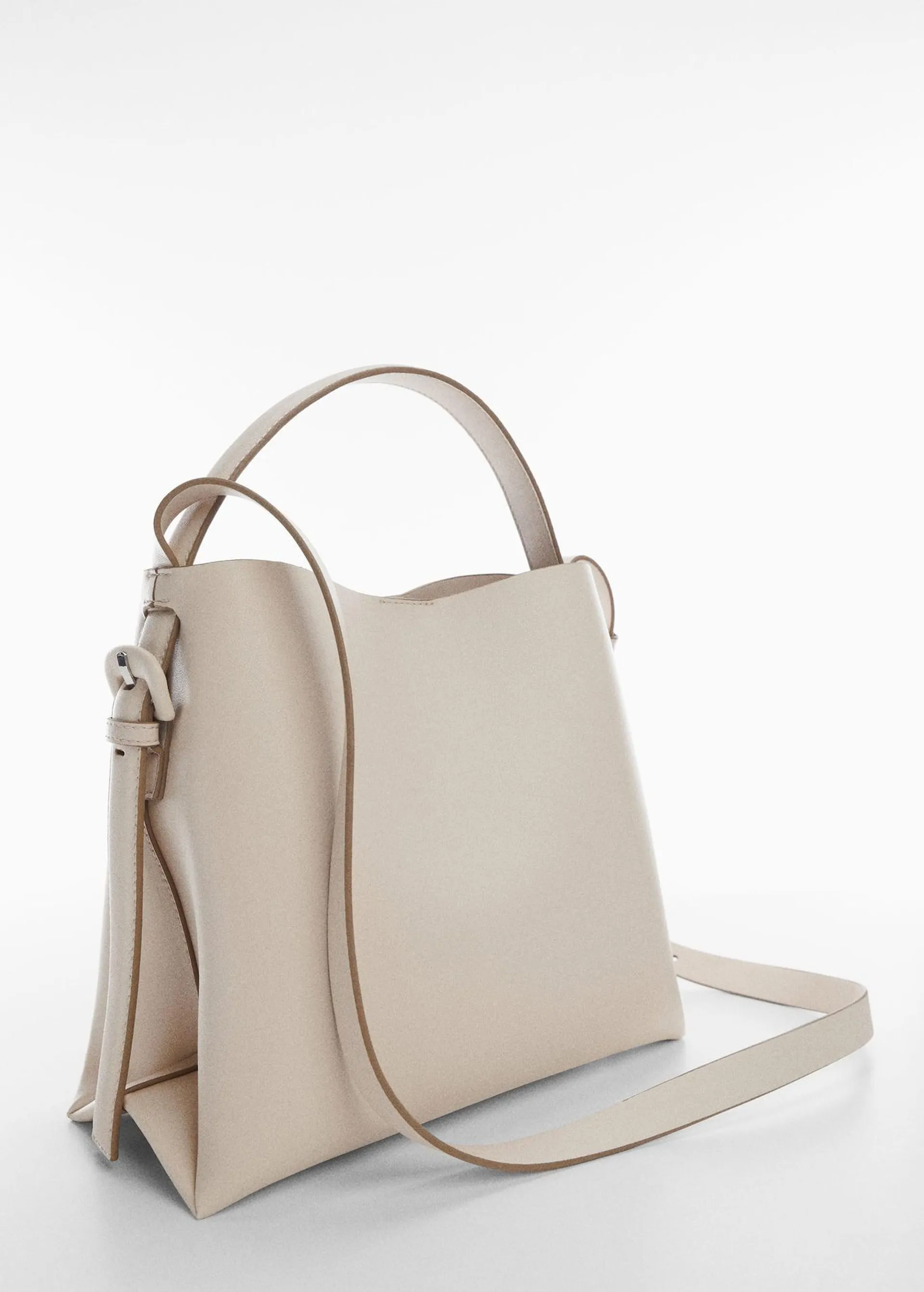 Shopper bag with buckle