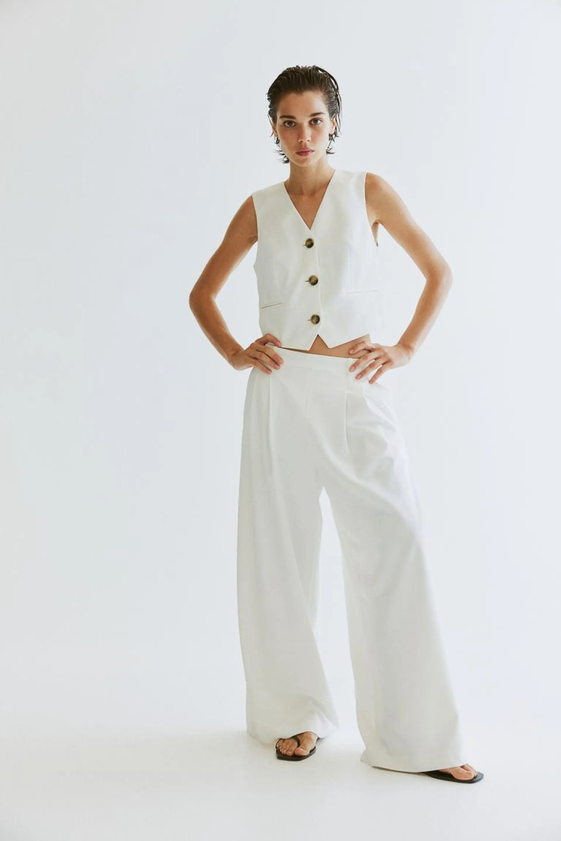 Wide tailored trousers