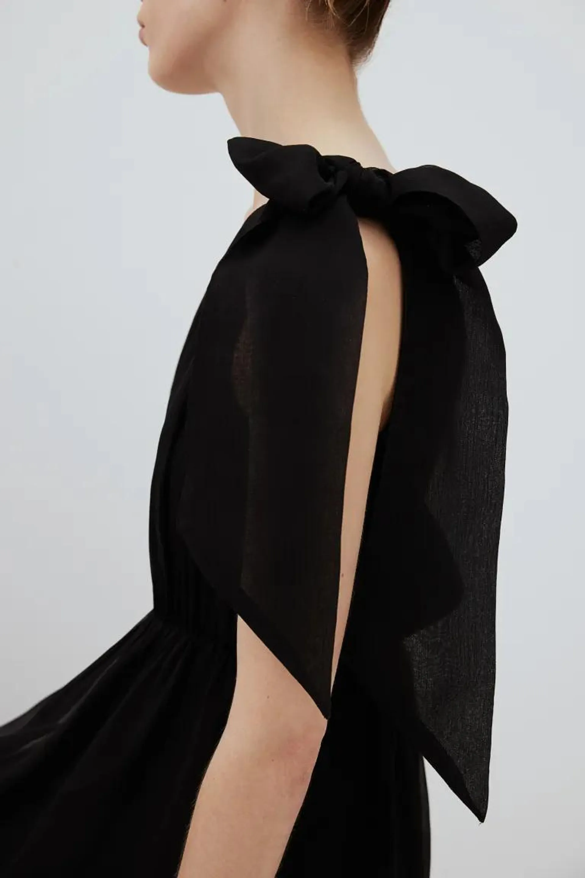 Bow-detail one-shoulder dress