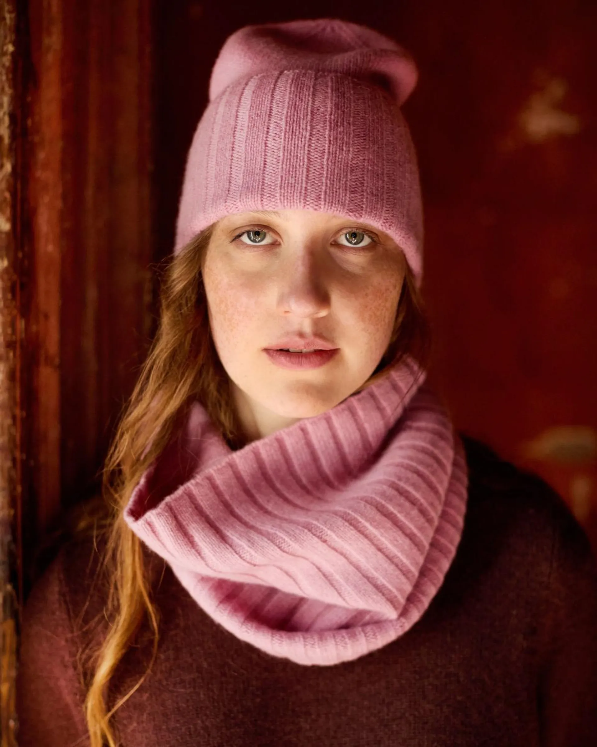 Carolyn Donnelly The Edit Pink 100% Cashmere Hat