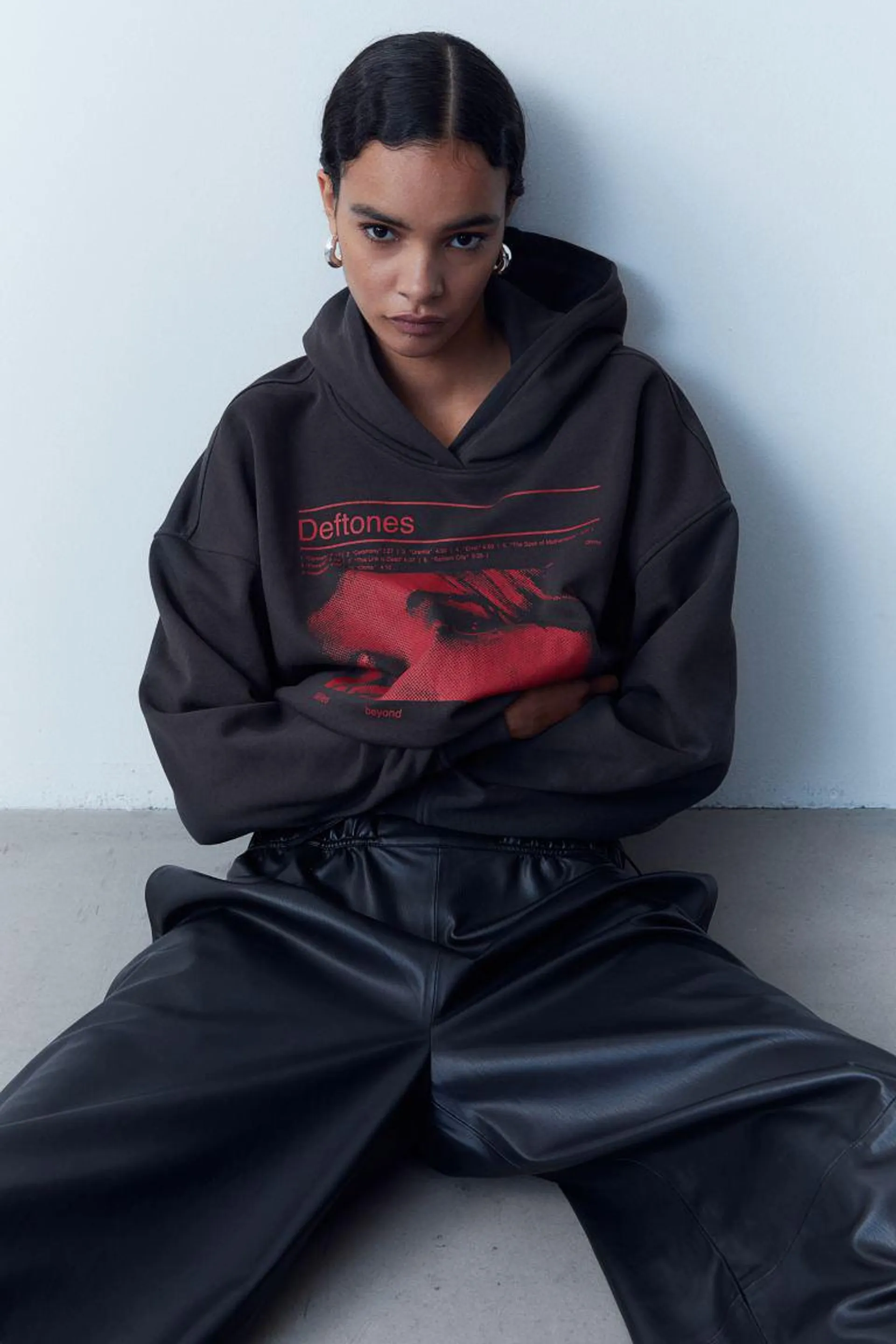 Oversized motif-detail hoodie