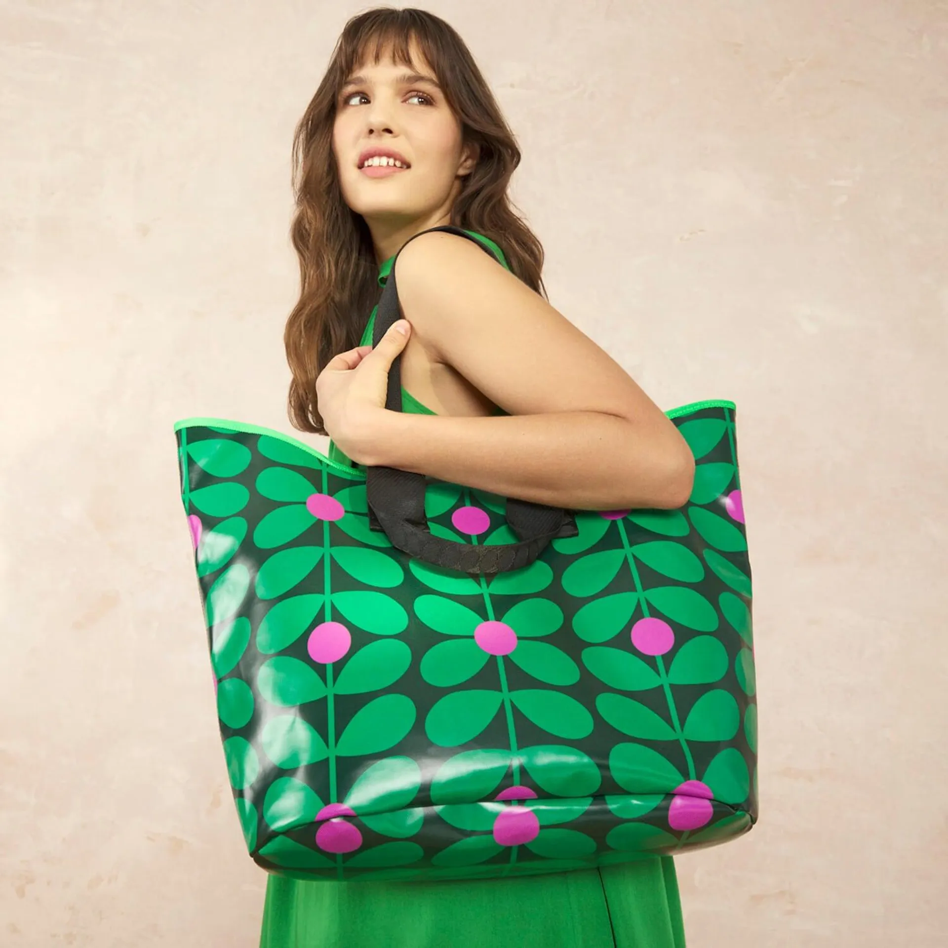 Carryall Large Tote in Sixties Stem Emerald