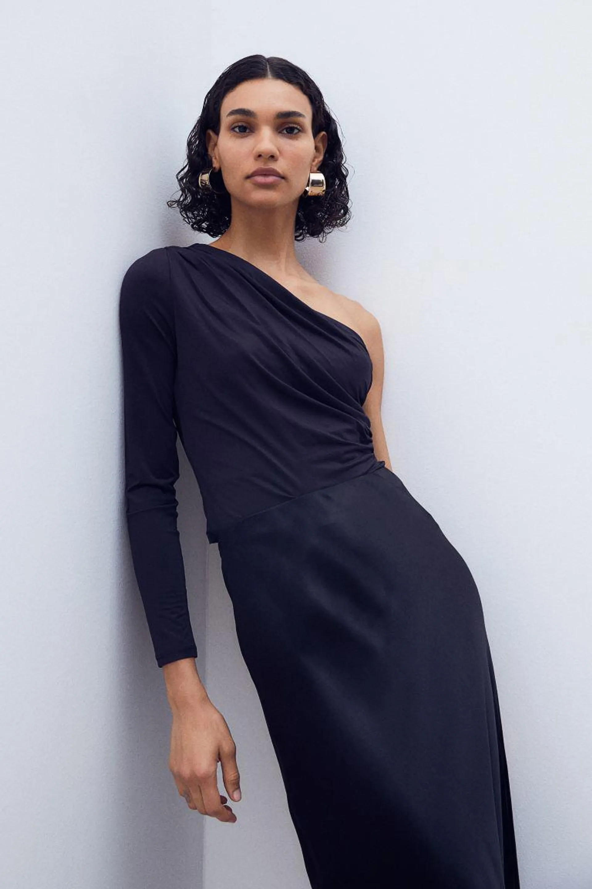 One-shoulder top