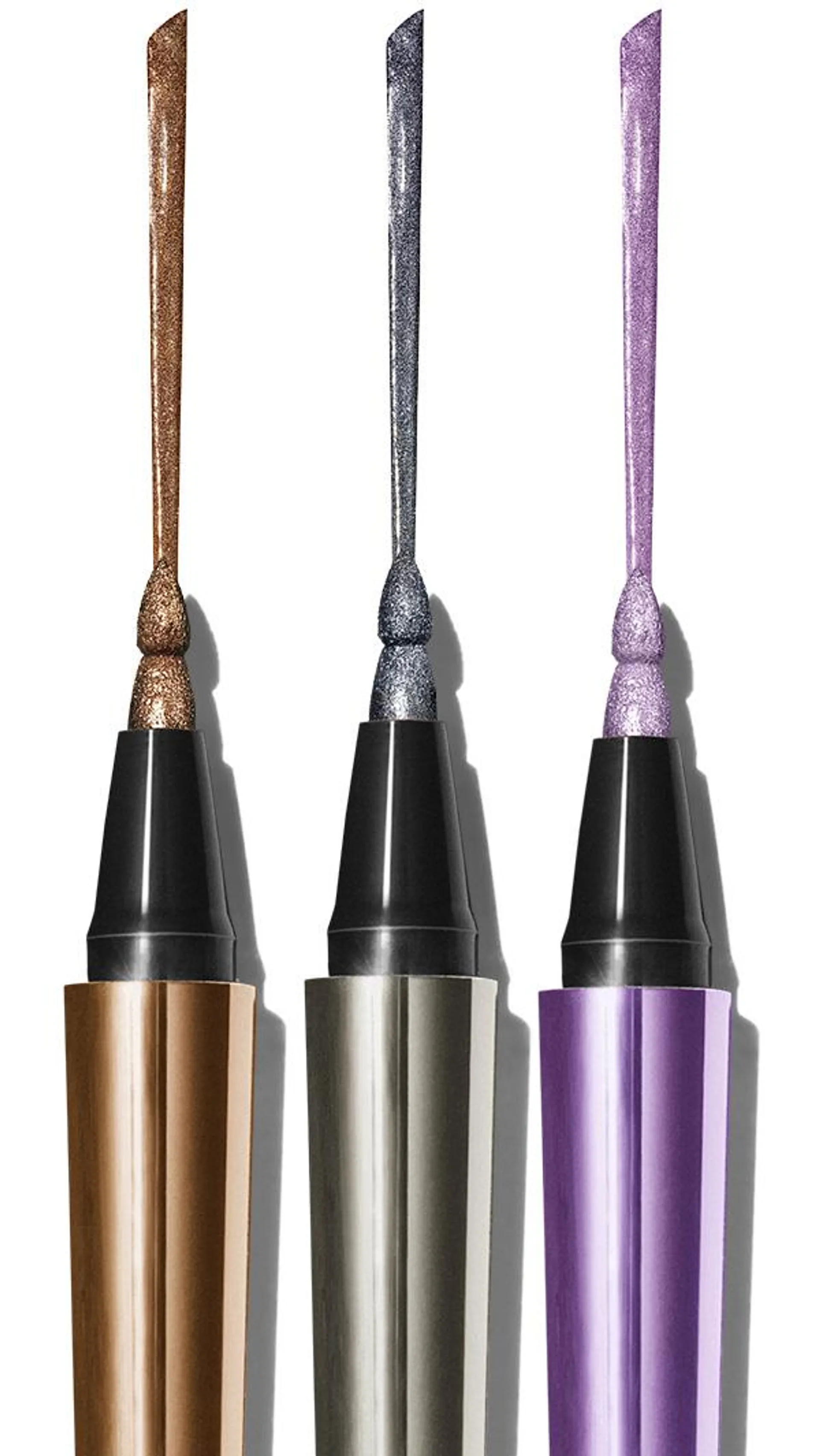 Longwearing molten metal color in an easy-to use eyeliner pen