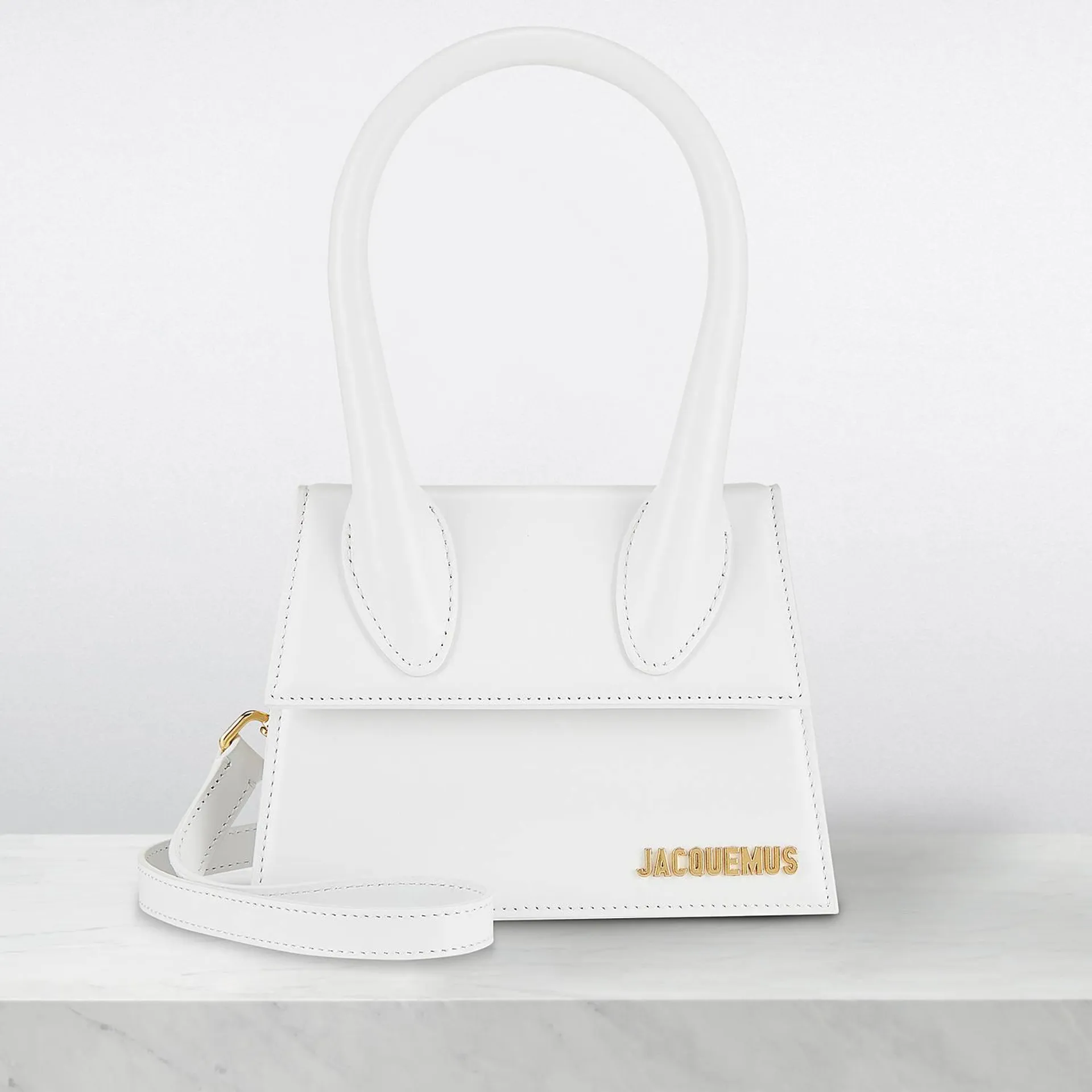 Le Chiquito Moyen Leather Top Handle Bag