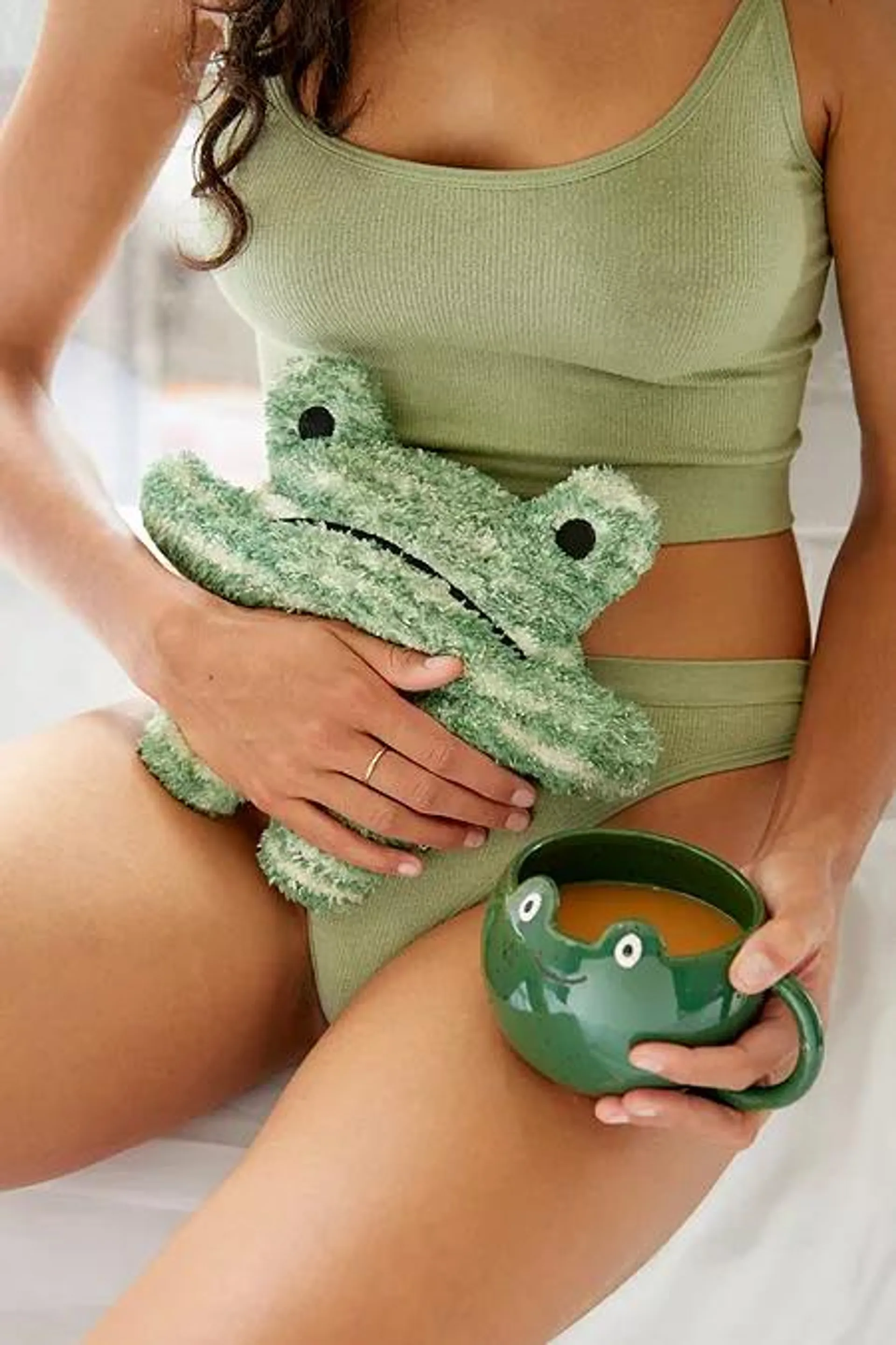 Huggable UO Exclusive Grumpy Frog Cooling & Heating Pad