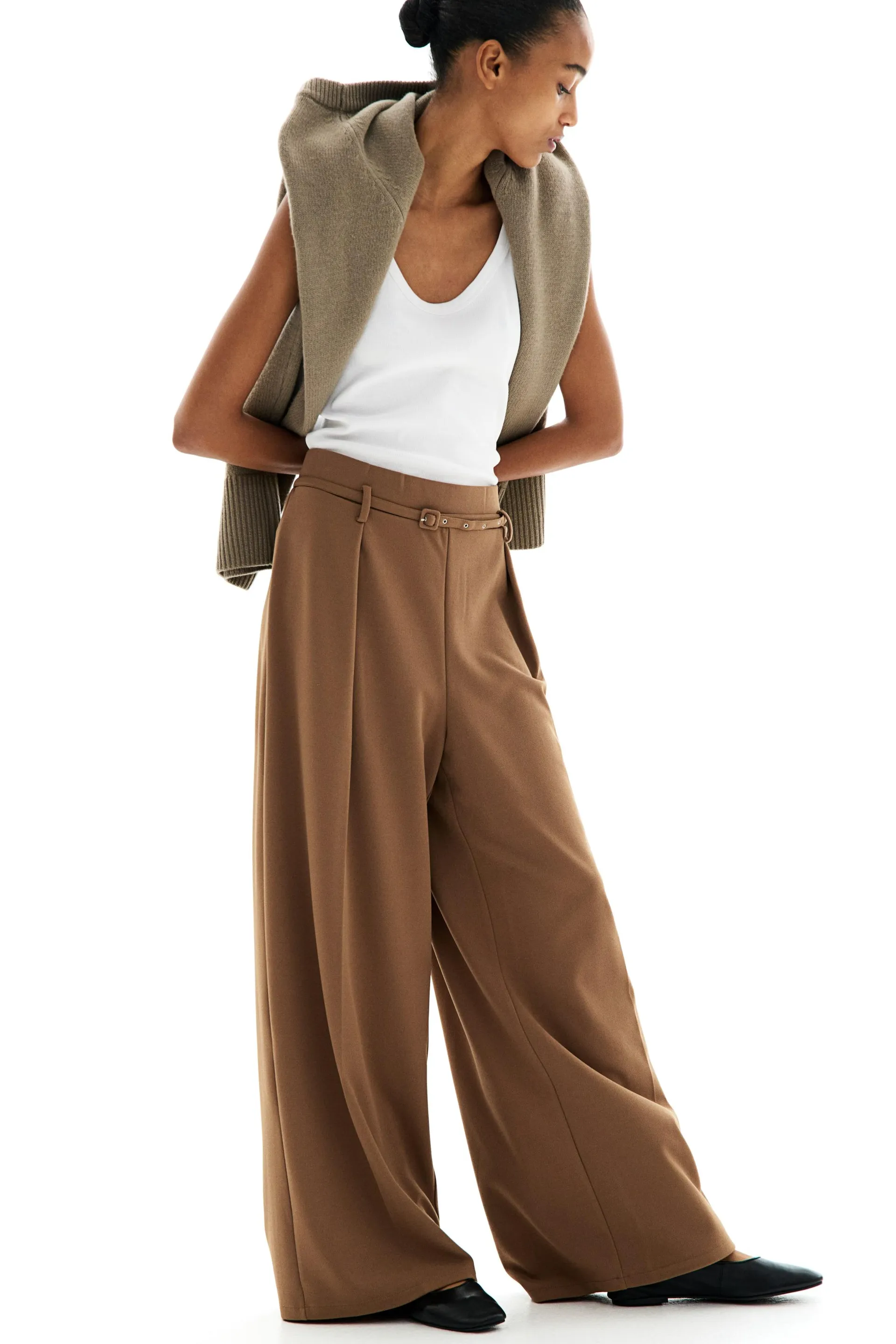 Wide belted trousers