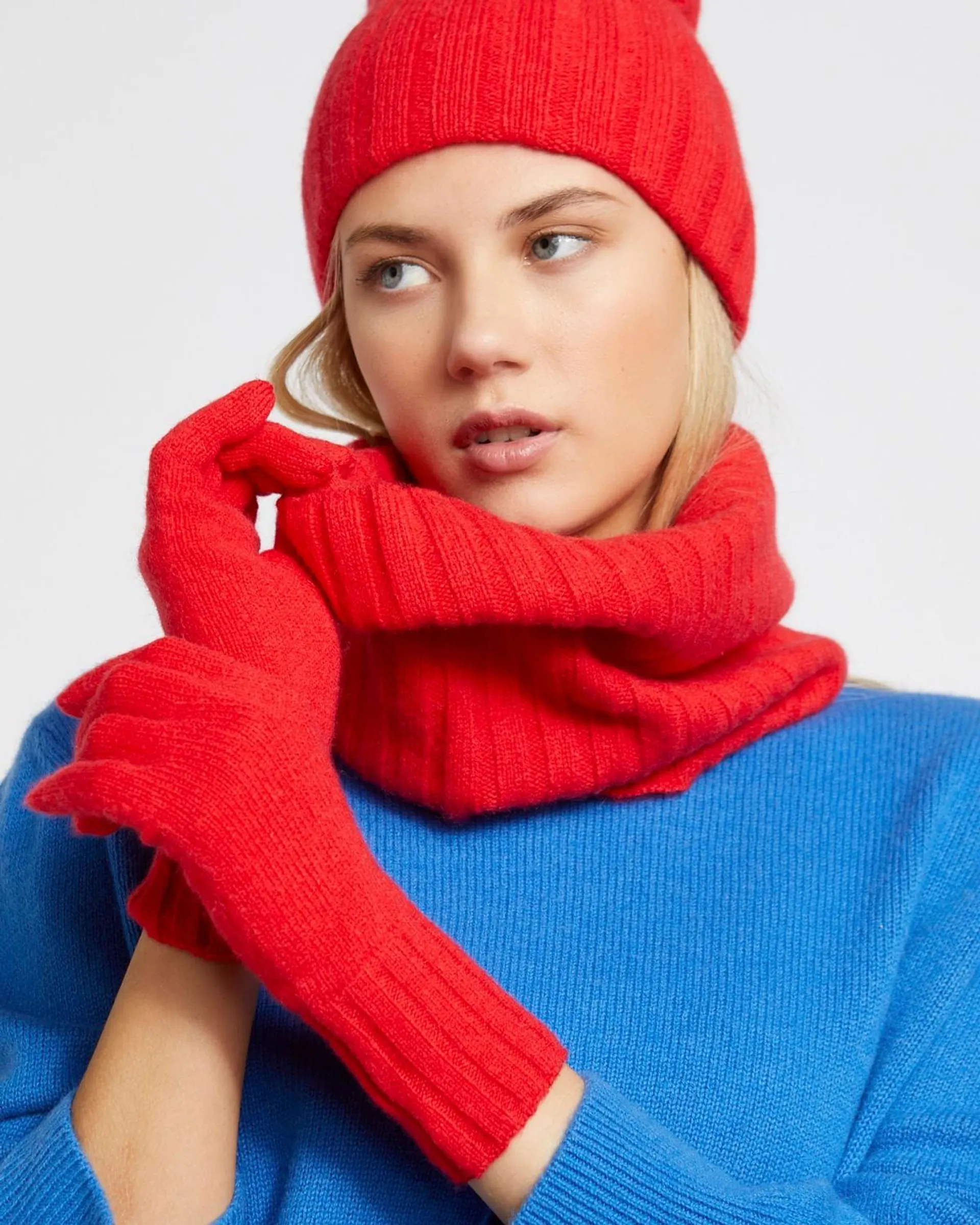 Carolyn Donnelly The Edit Red 100% Cashmere Gloves