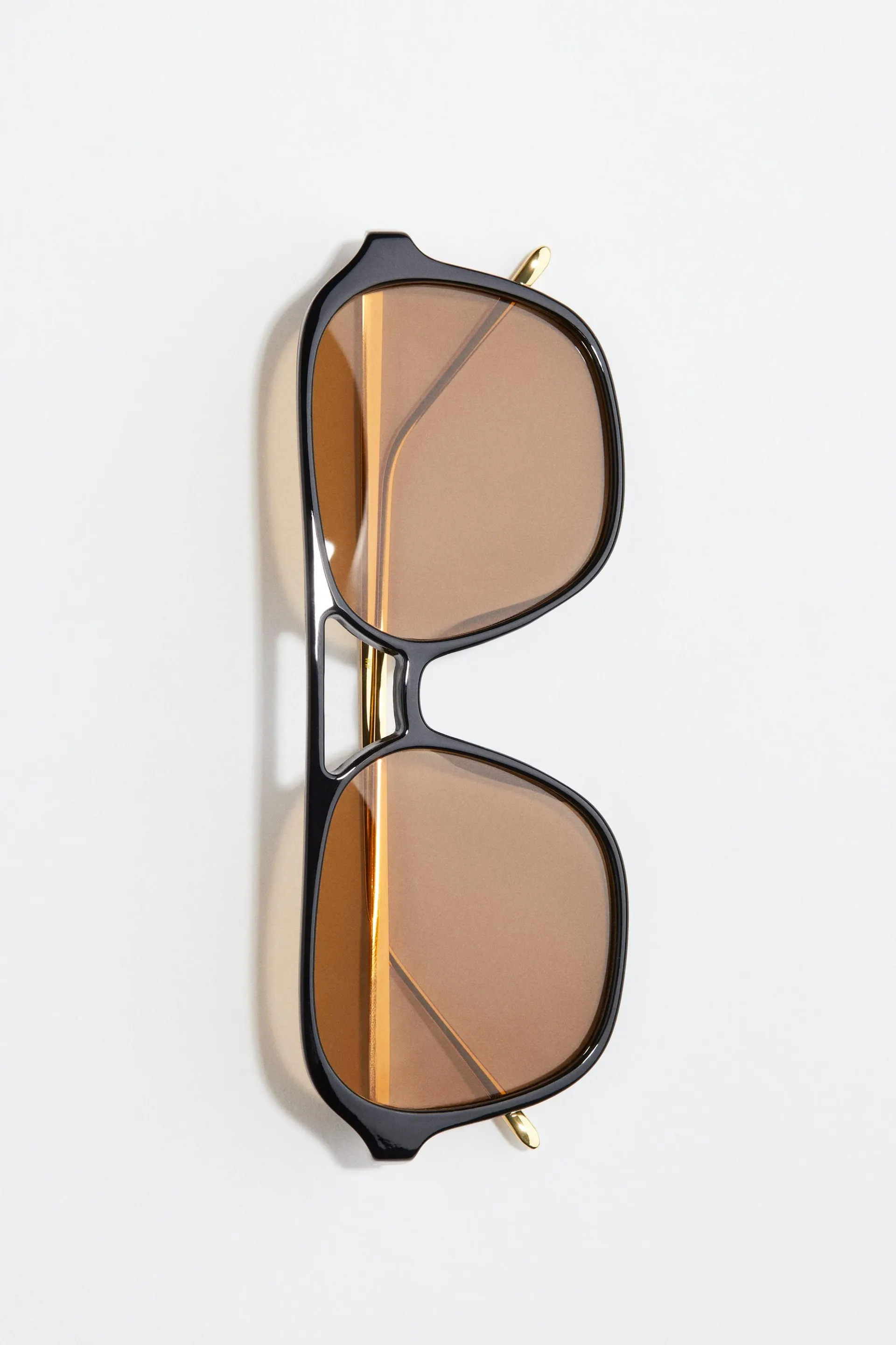 Polarised sunglasses