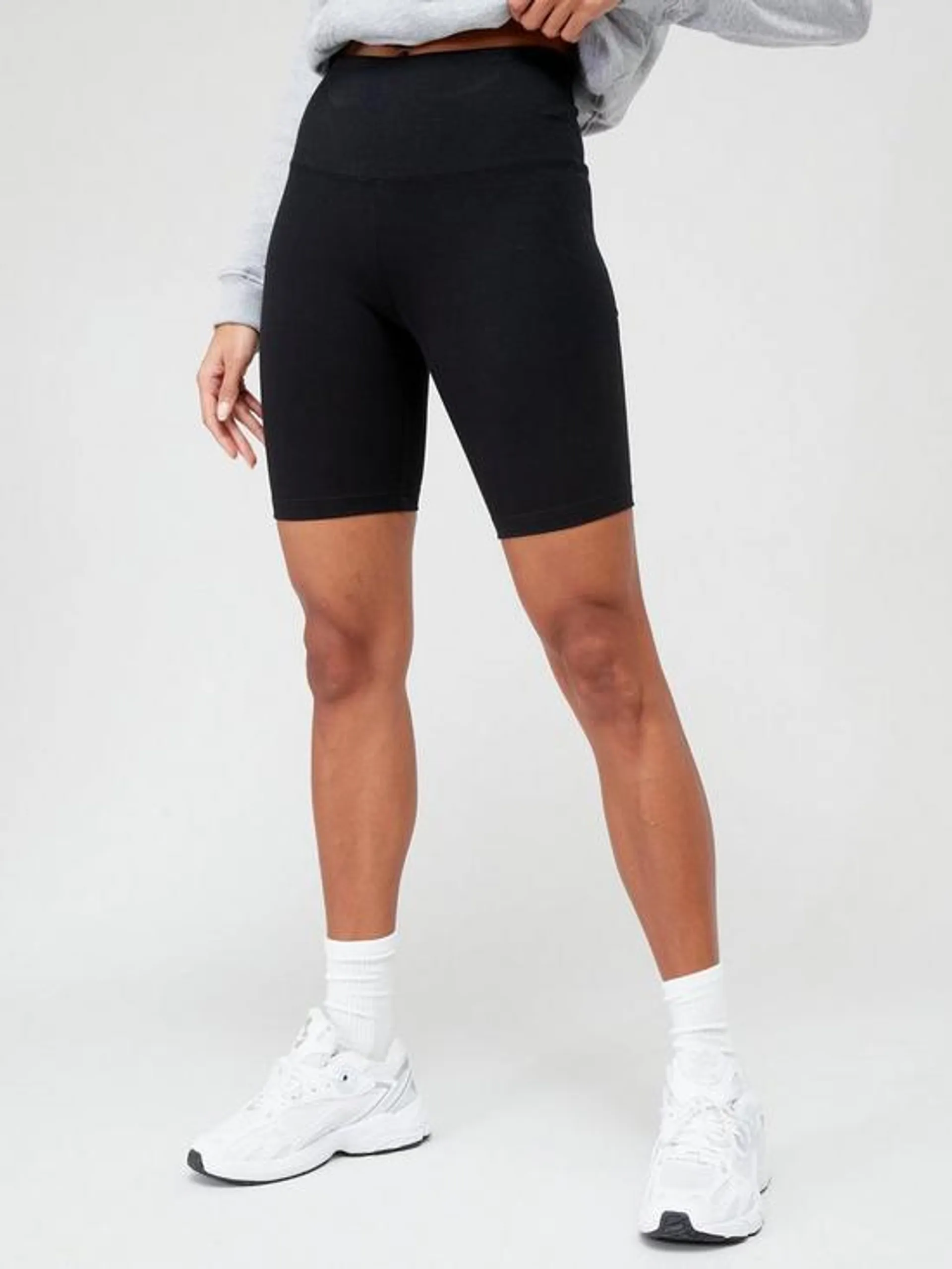 Confident Curve Cycling Short - Black