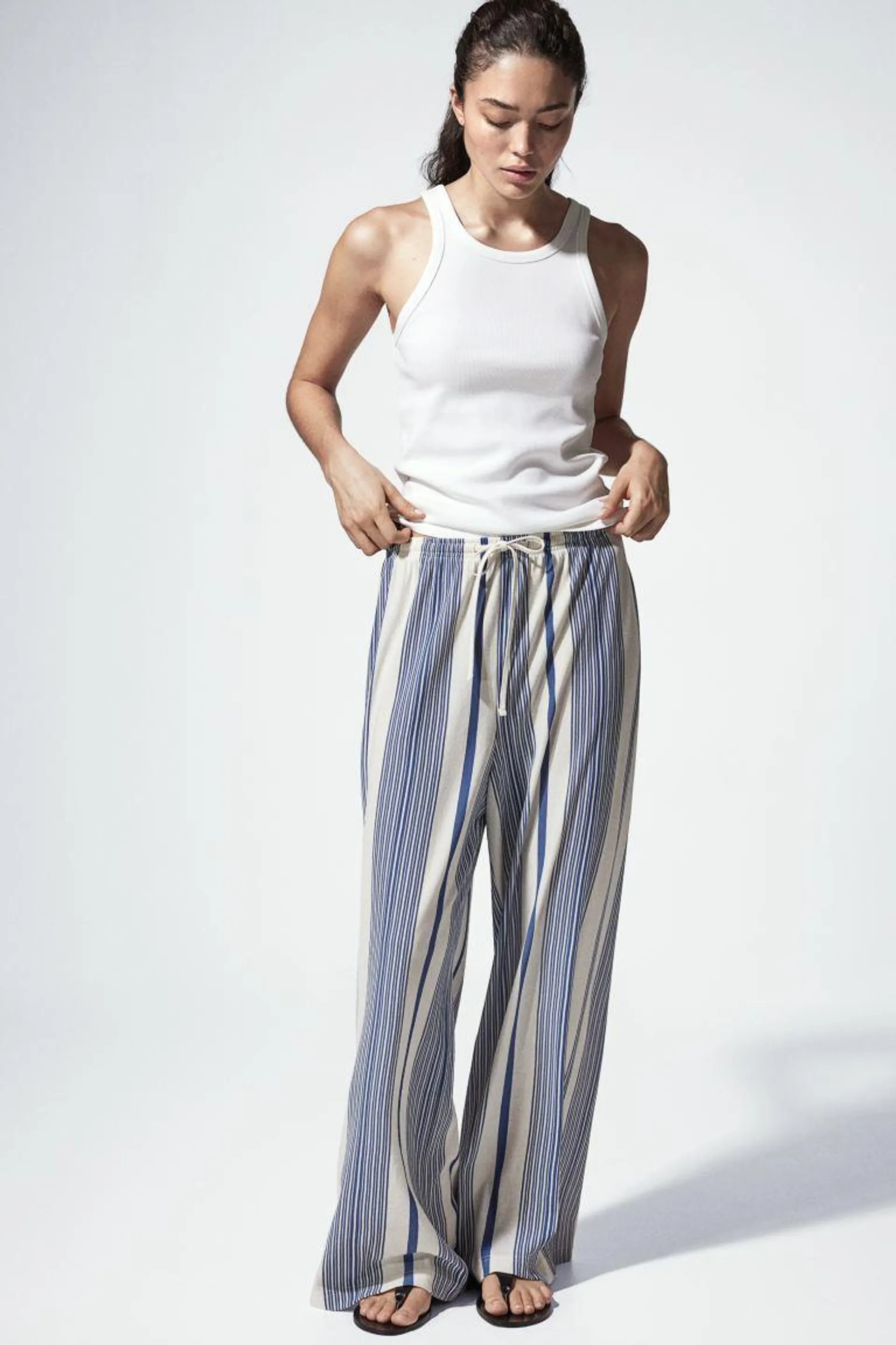 Wide pull-on trousers