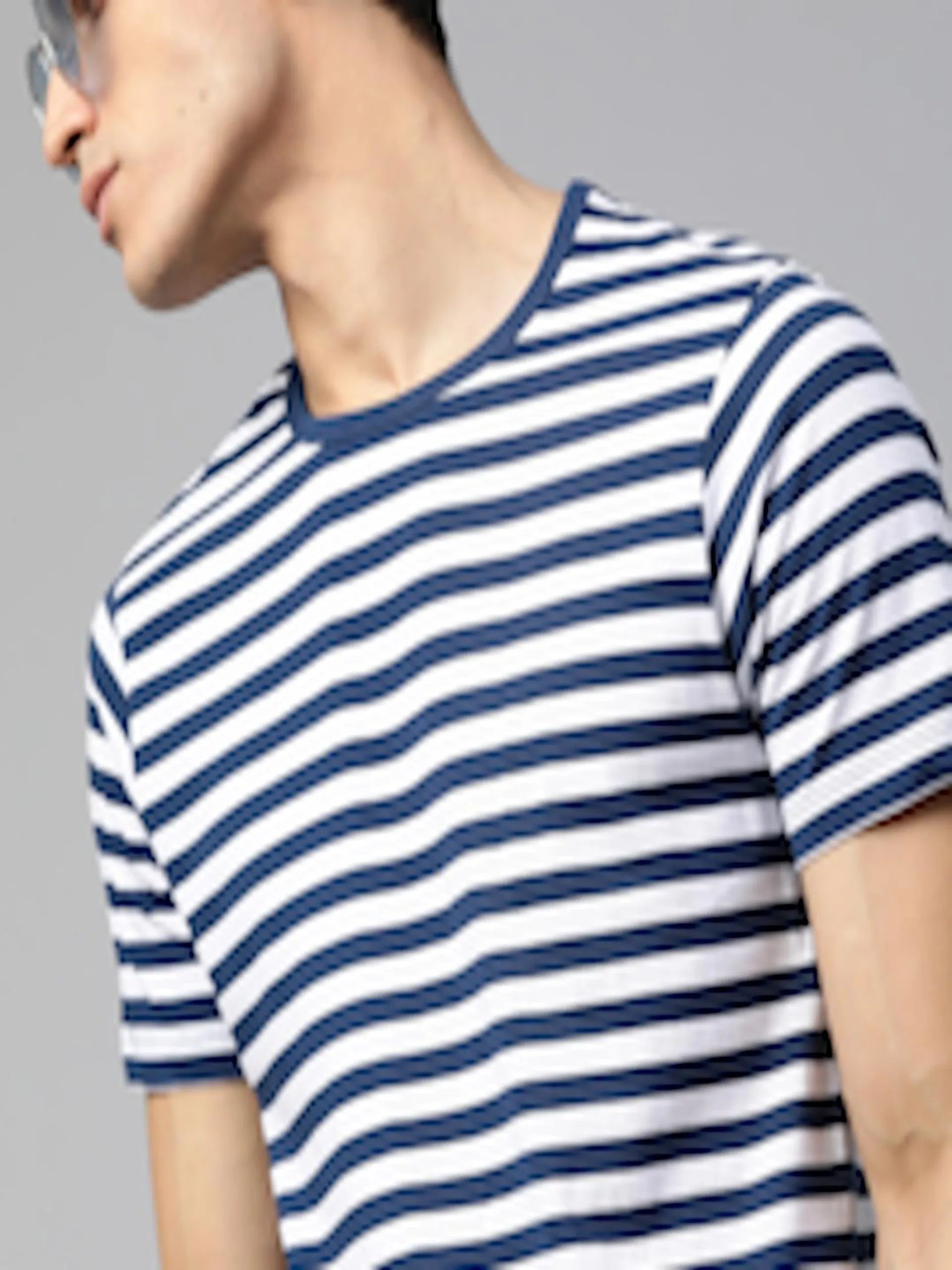 Men Navy White Striped Round Neck Pure Cotton T-shirt
