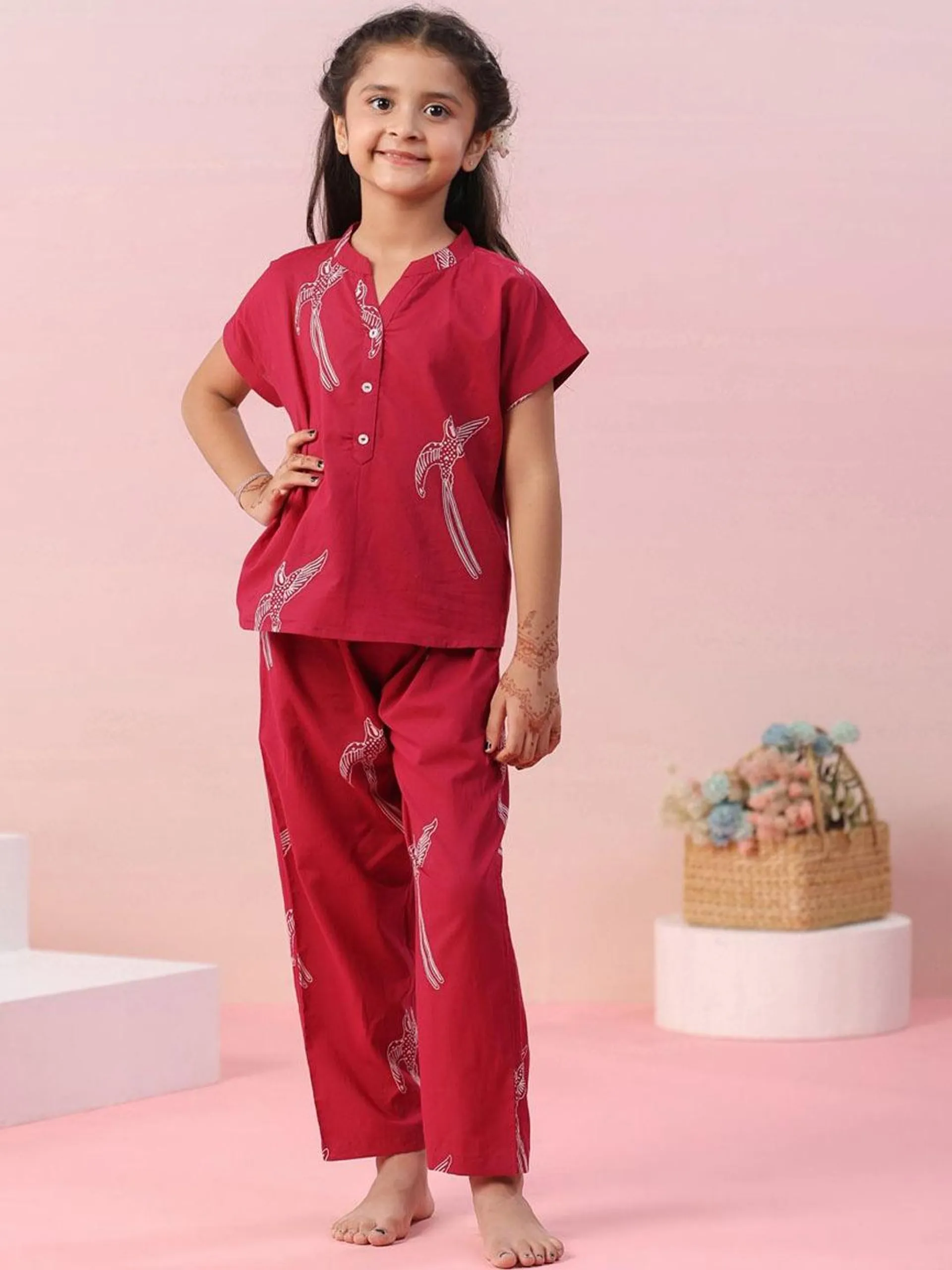 Girls Graphic Printed Mandarin Collar Pure Cotton Night suit