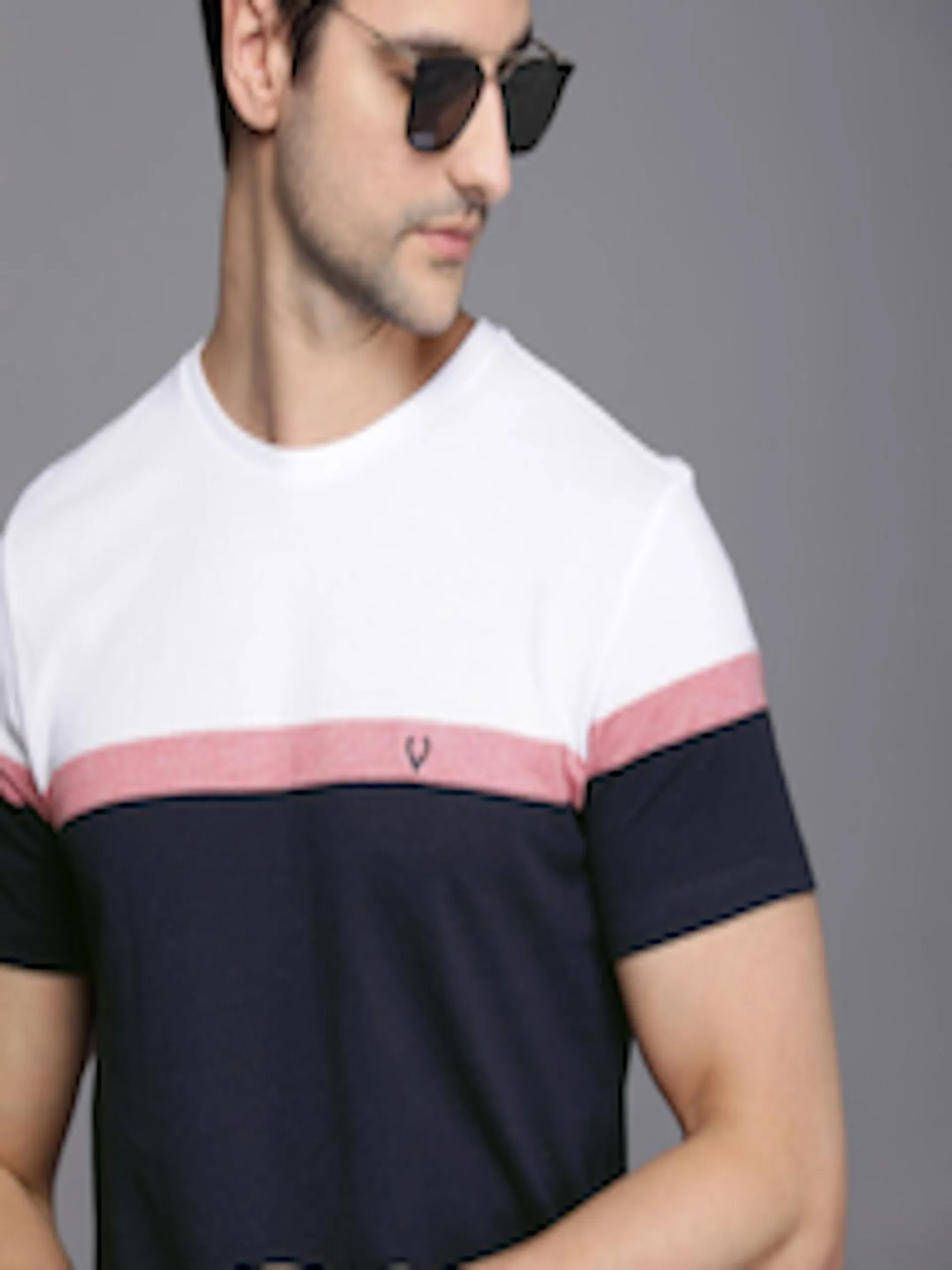 Men White & Navy Blue Colourblocked Pure Cotton T-shirt