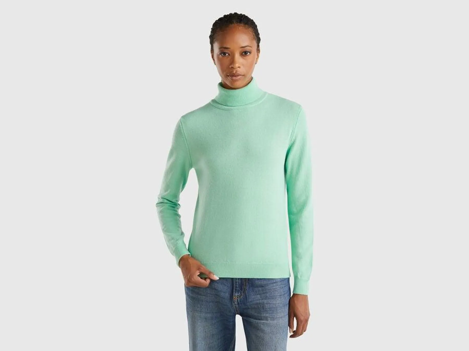 Maglione dolcevita verde acqua chiaro in pura lana Merino