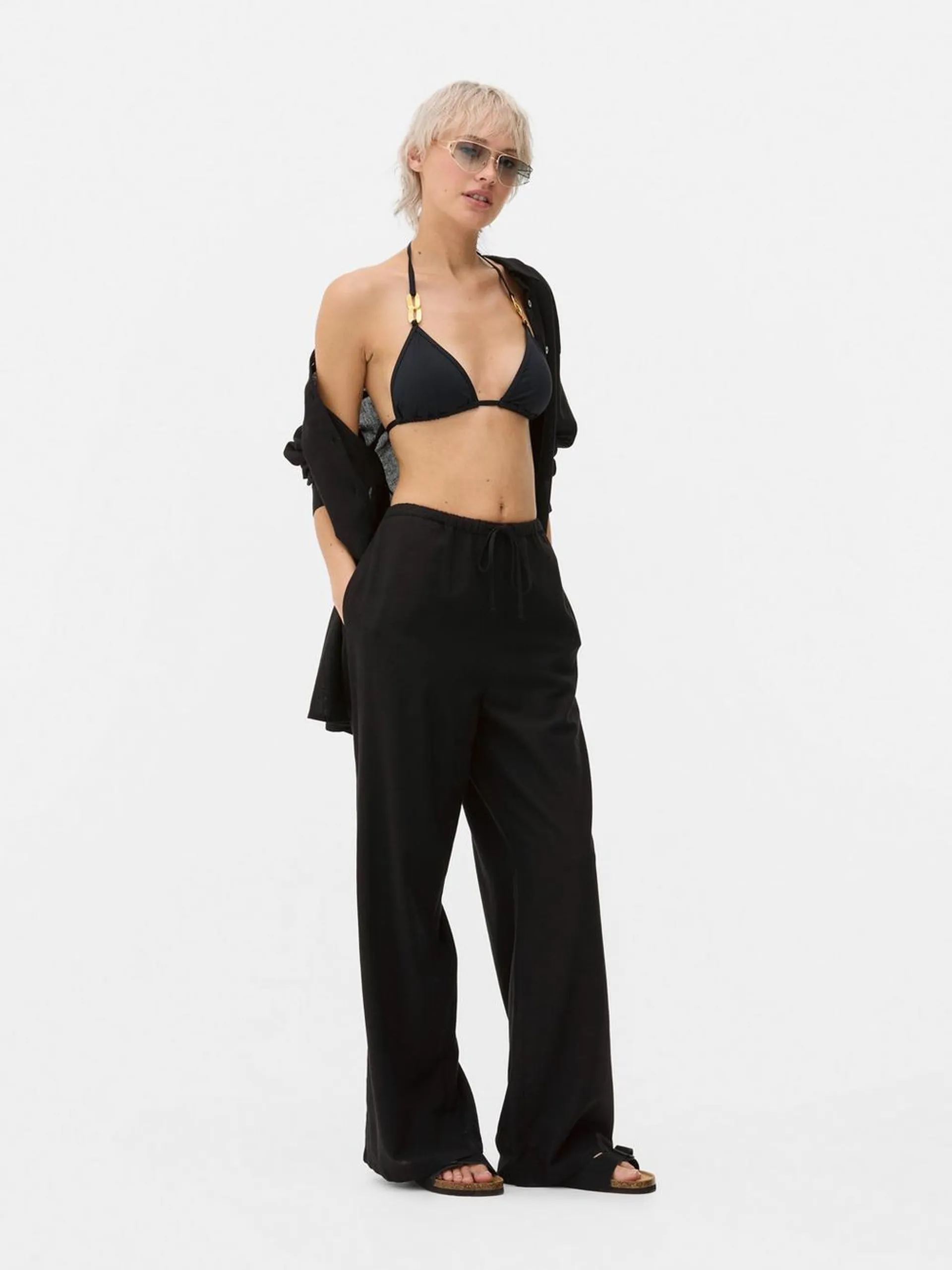 Pantaloni con laccio in vita
