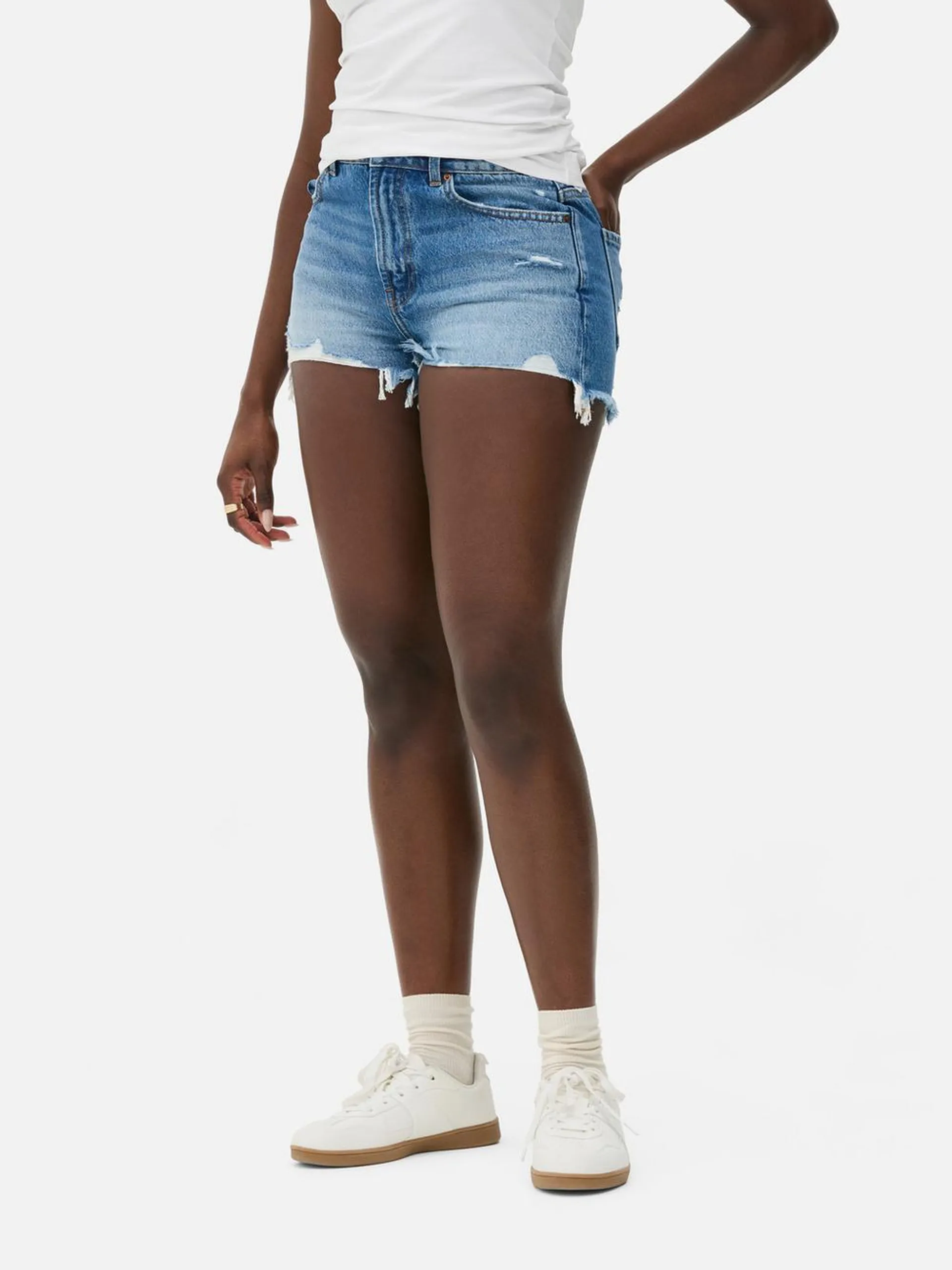 Pantaloncini jeans strappati