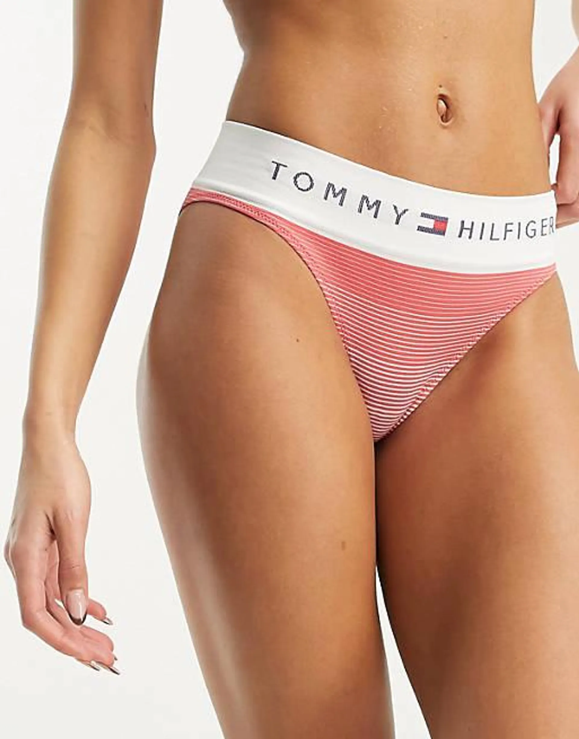 Tommy Hilfiger - Slip senza cuciture a righe in rosso primario