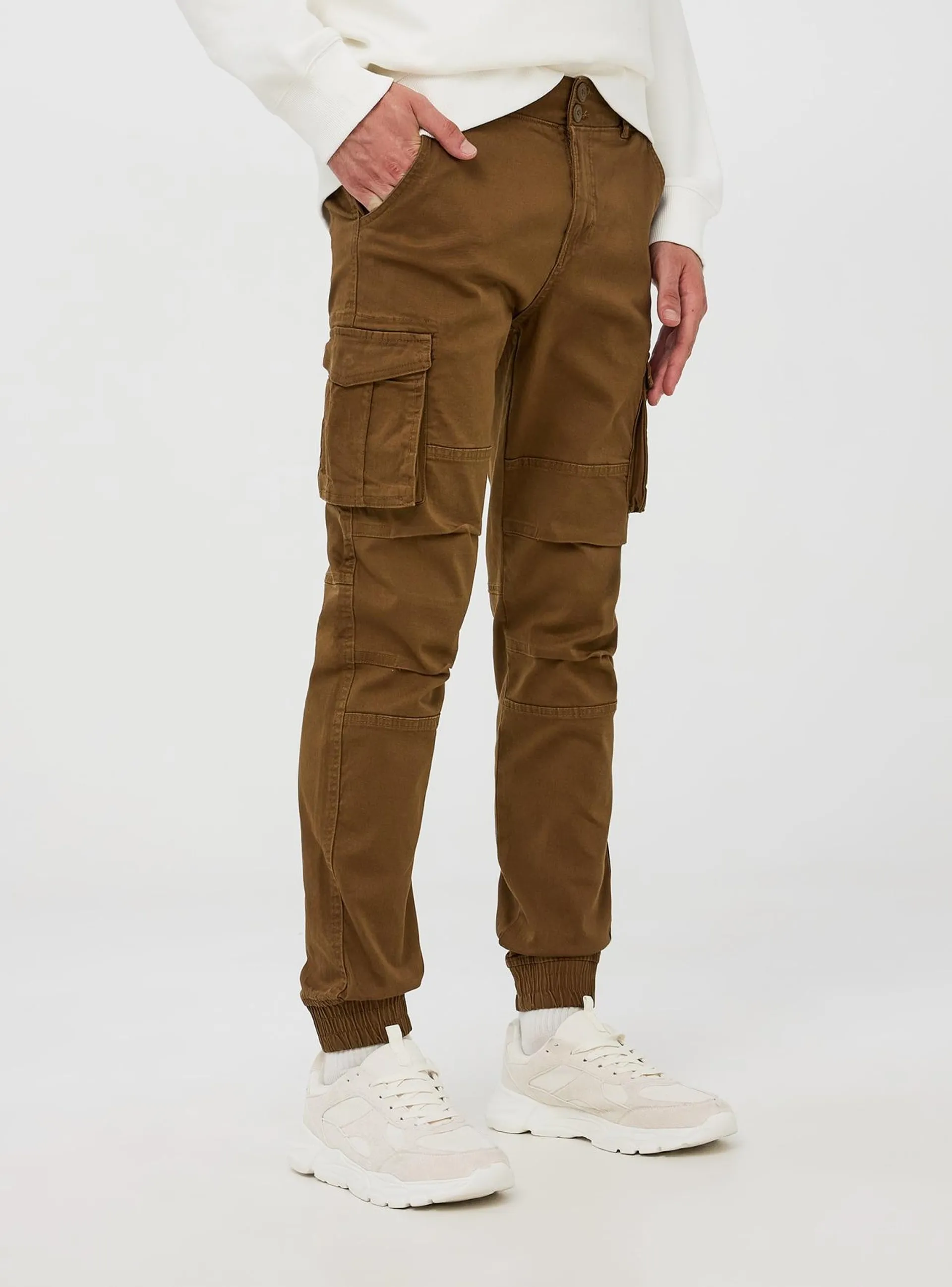 Pantaloni cargo con polsini Coccio