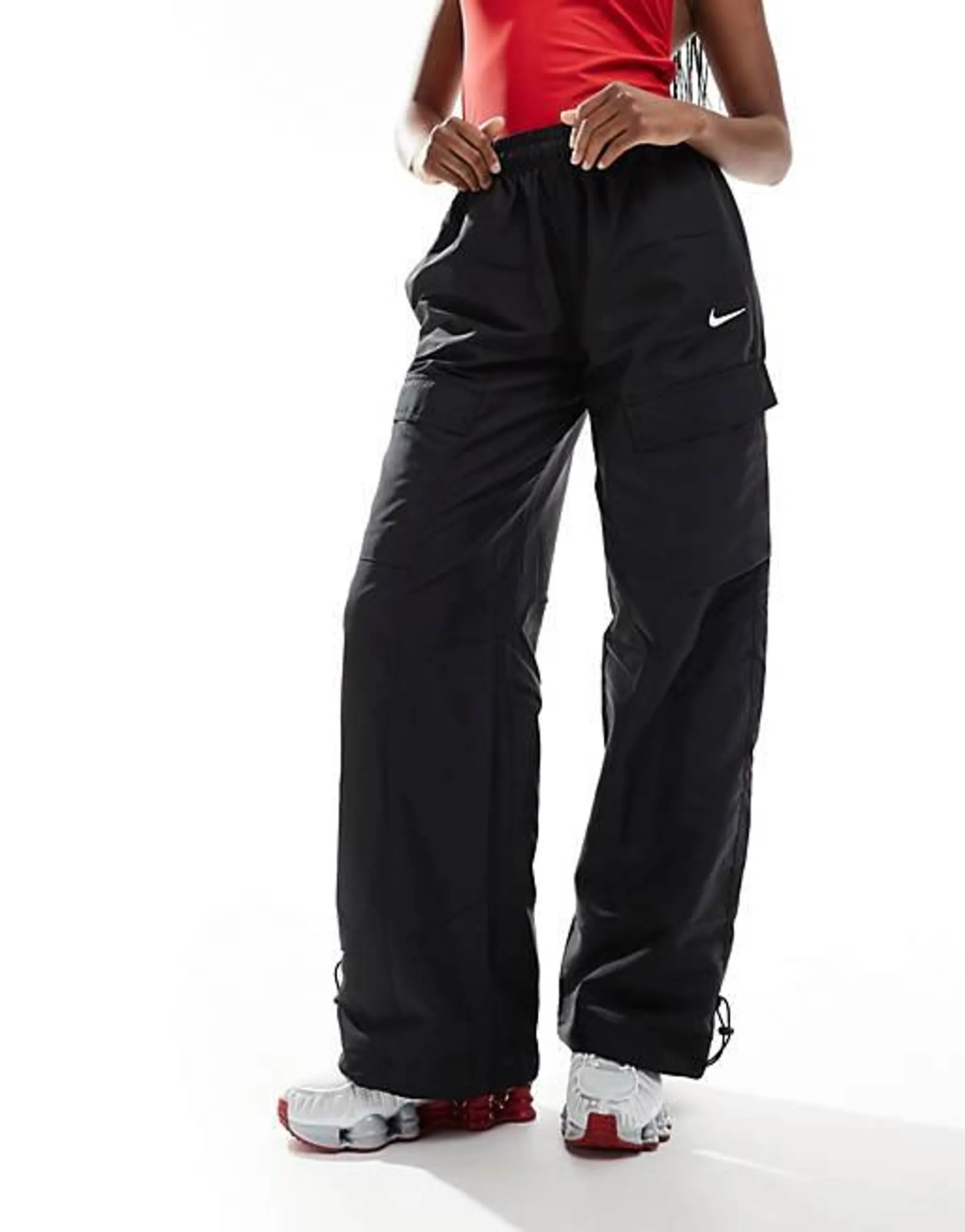 Nike - Trend - Joggers parachute neri