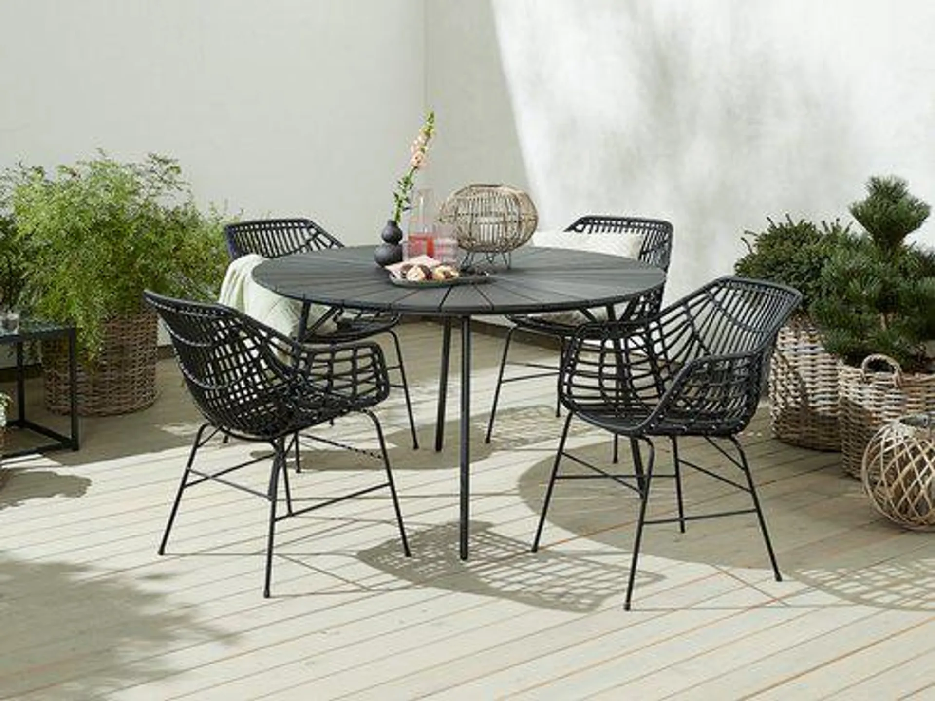 Tavolo RANGSTRUP Ø130 cm nero + 4 Sedie ILDERHUSE nero