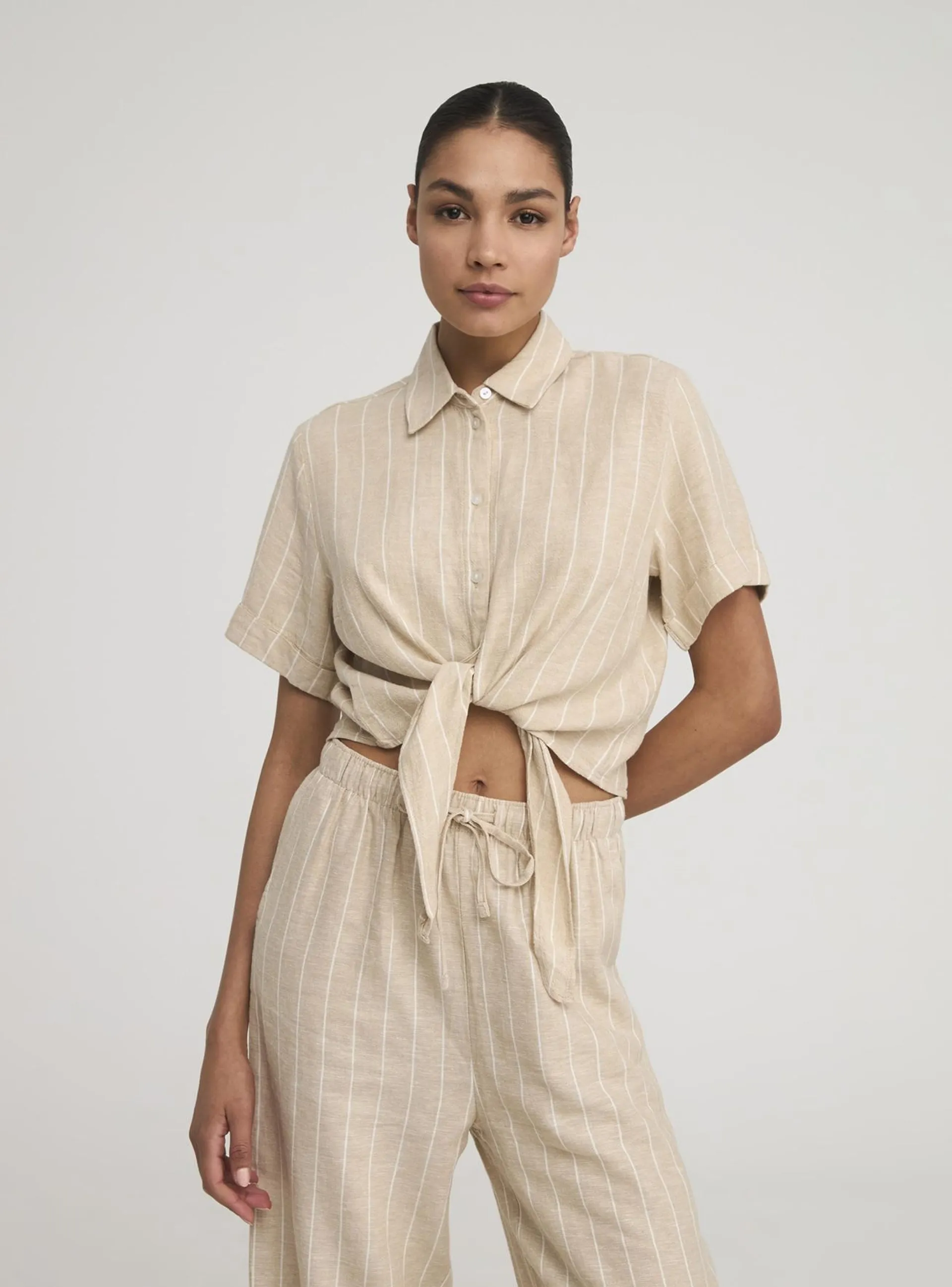 Camicia in misto lino a righe Var beige