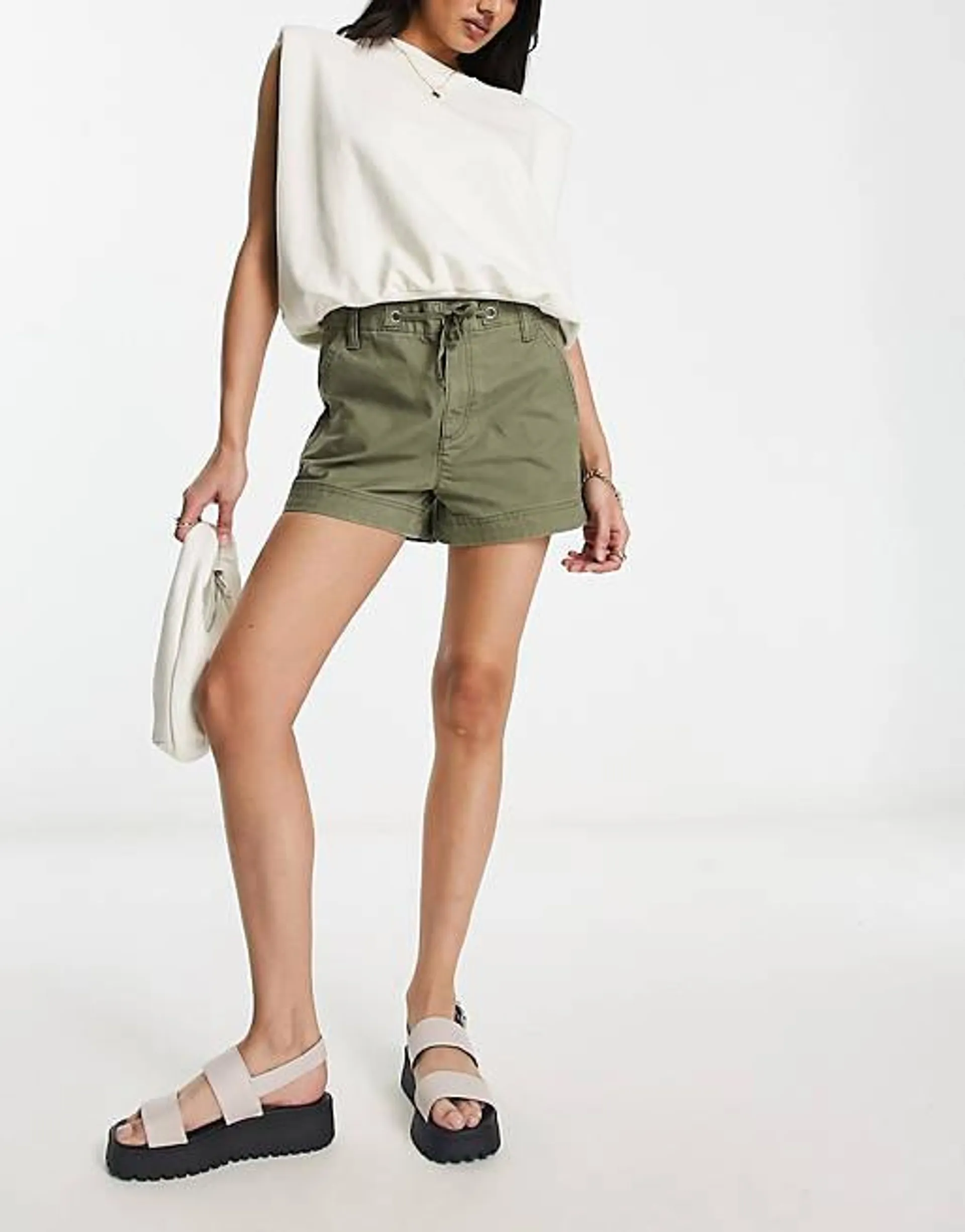 ASOS DESIGN - Pantaloncini cargo kaki