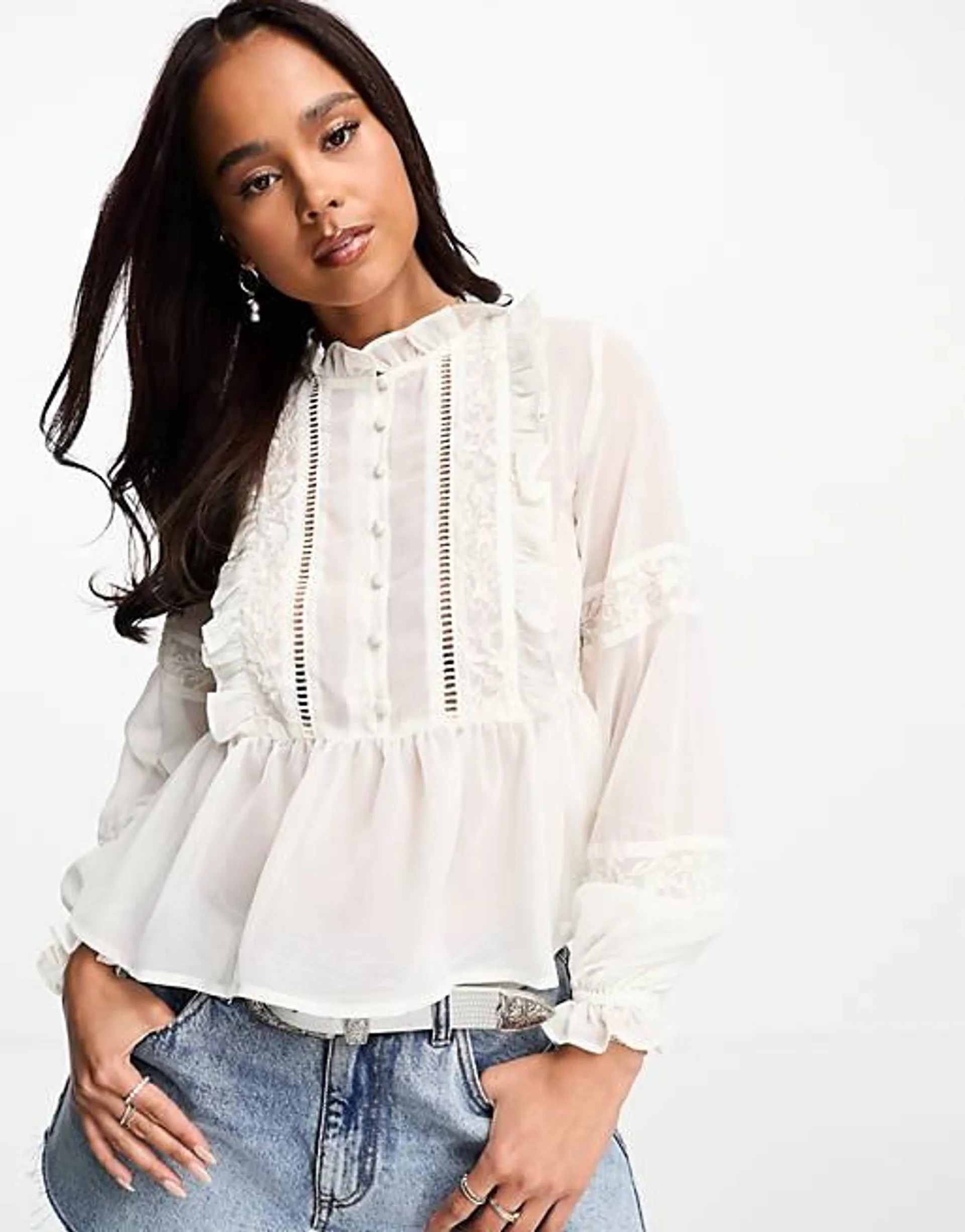 Miss Selfridge - Blusa stile bohémien avorio in chiffon ricamata