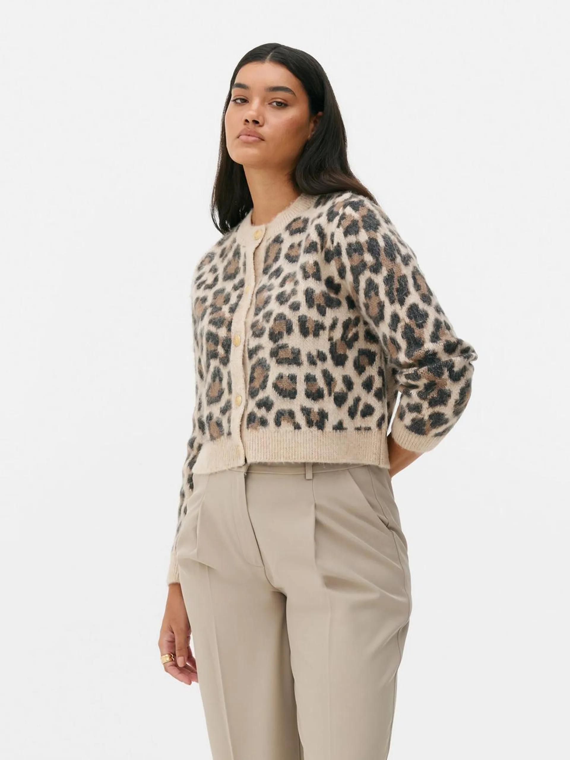 Cardigan girocollo con stampa leopardata