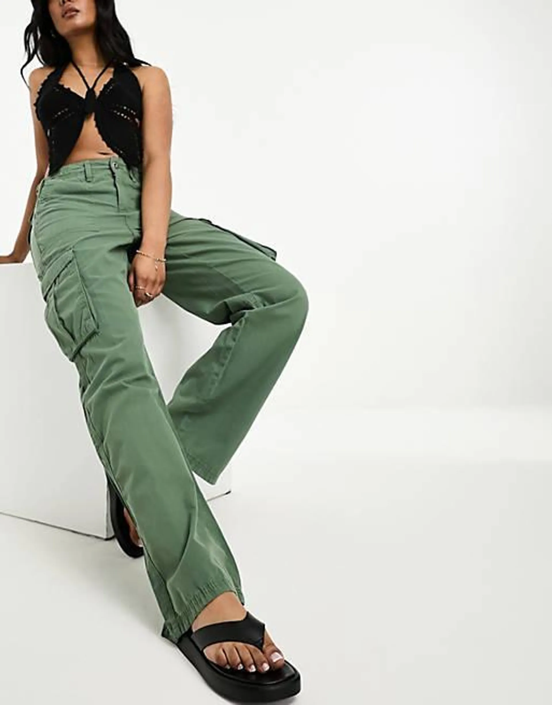 Bershka - Pantaloni cargo dritti kaki