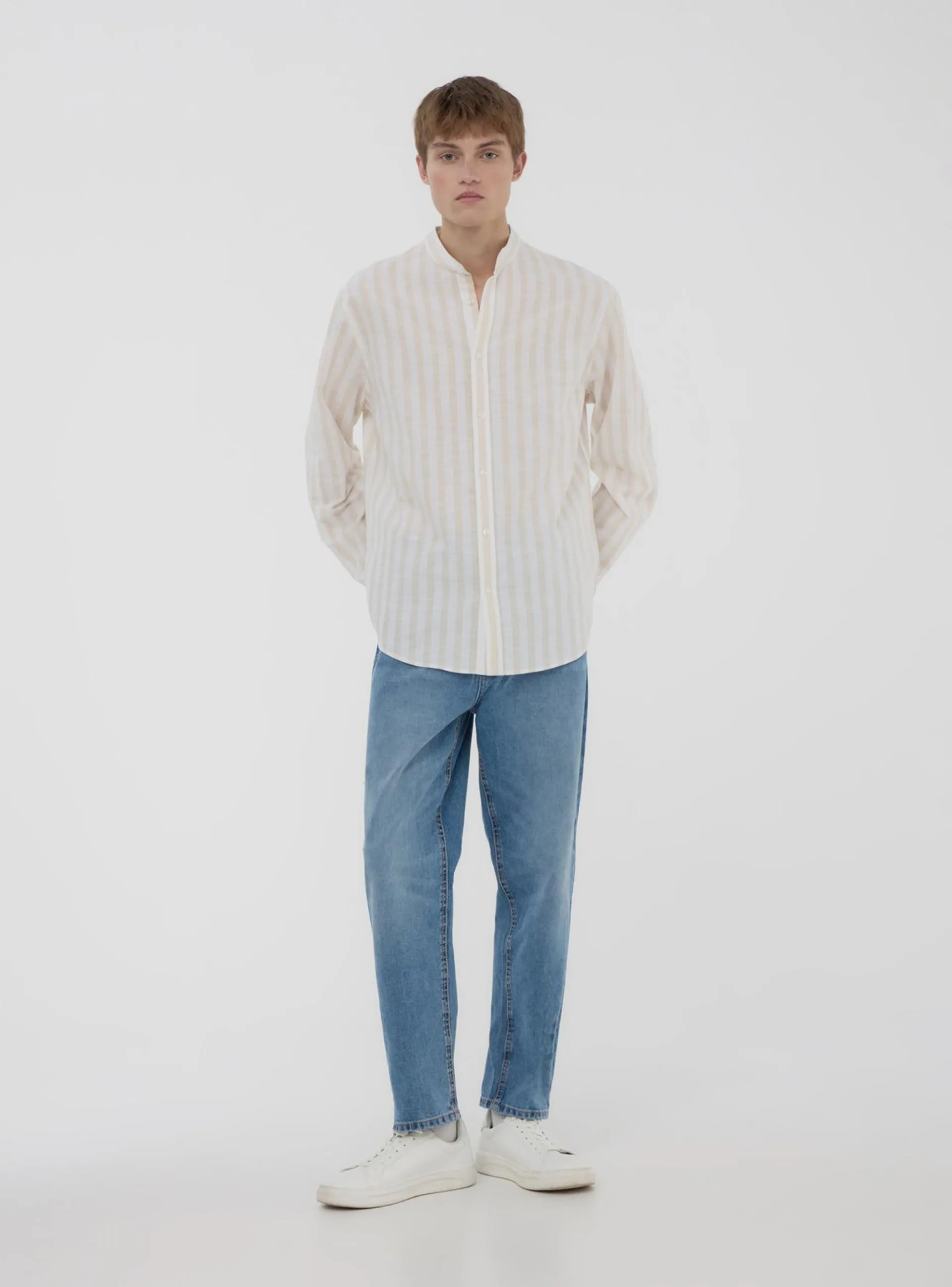 Camicia coreana a righe maniche regolabili Var crema
