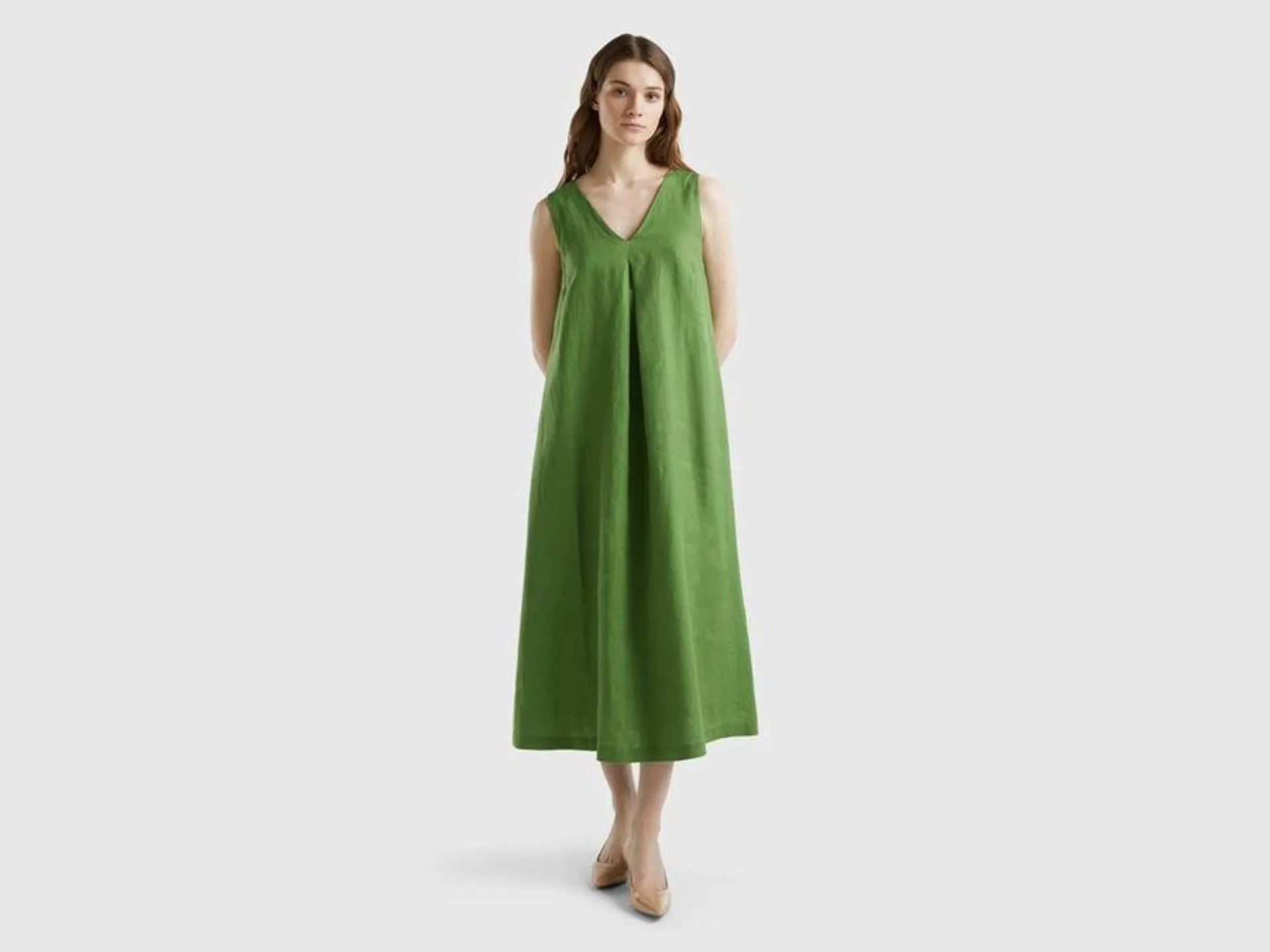 Sleeveless dress in pure linen