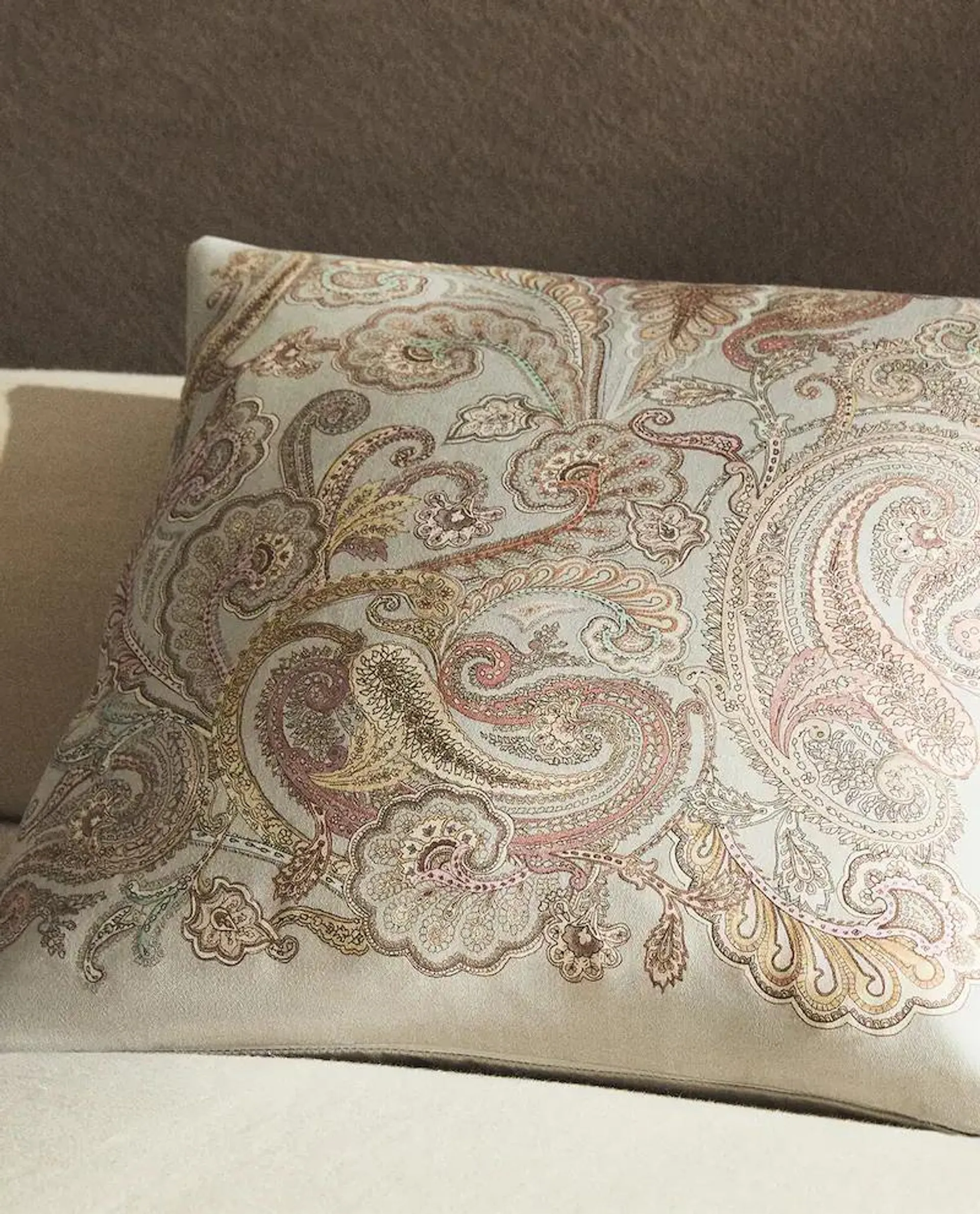 PAISLEY CUSHION COVER