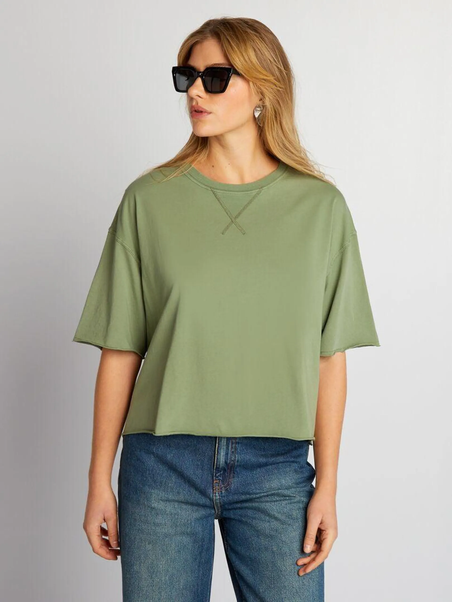 T-shirt in cotone con giromanica sceso - verde