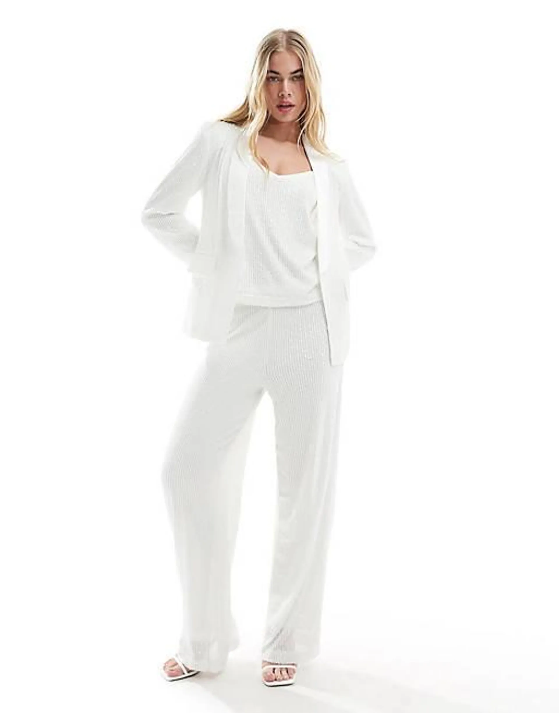 Vila - Coordinato da sposa con pantaloni, top con spalline sottili e blazer con paillettes bianco