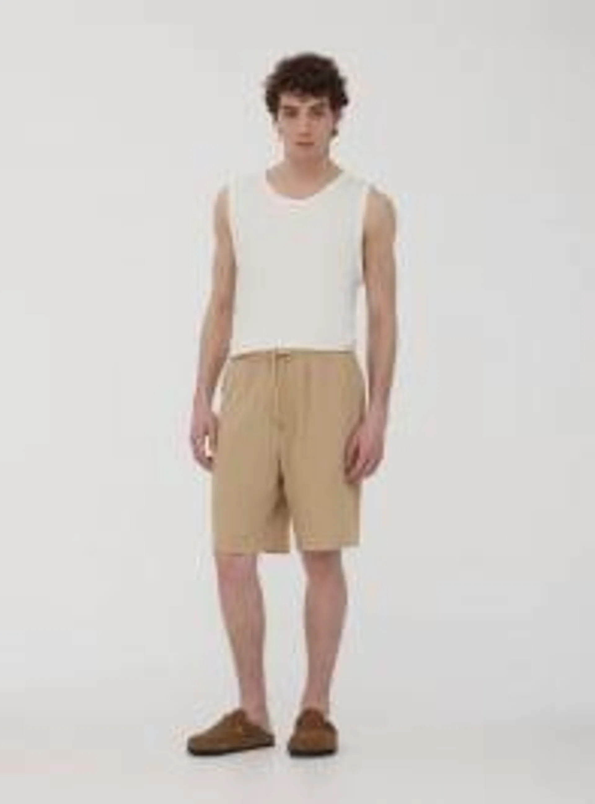 Pantaloncini in tessuto mosso morbido Beige chiaro