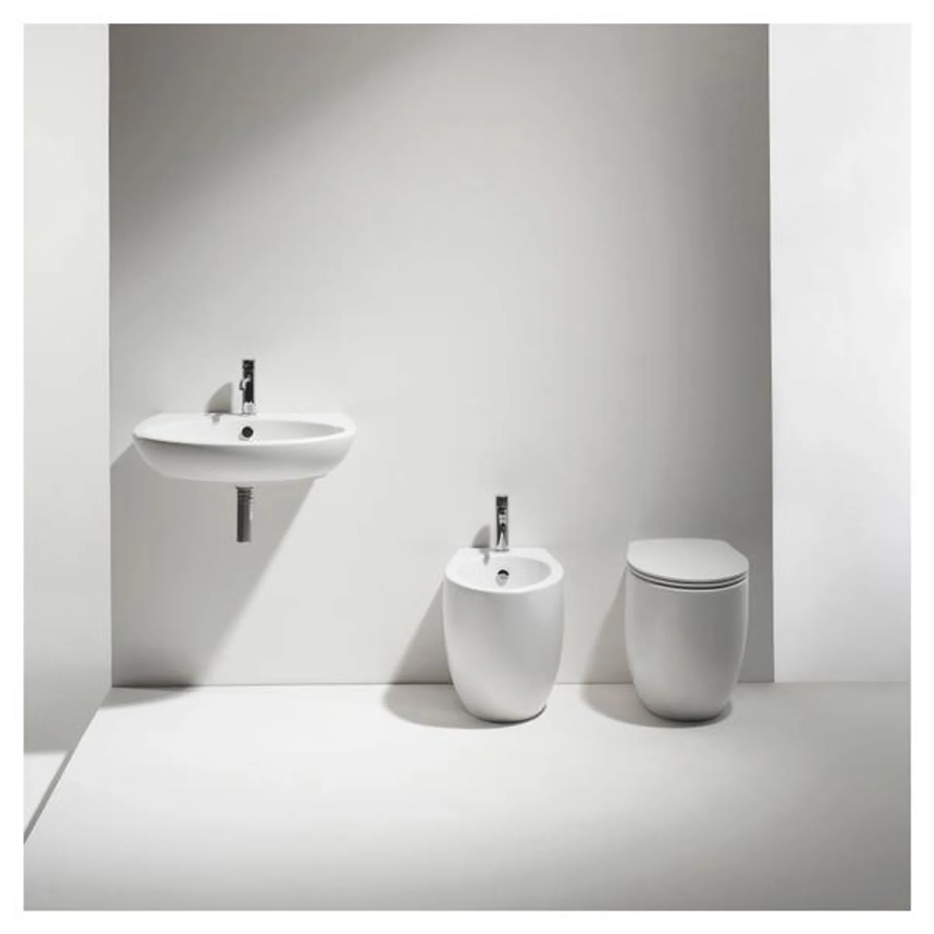 Sedile wc serie bormio slim termoinduren bianco matt cerniere acciaio cromo soft close