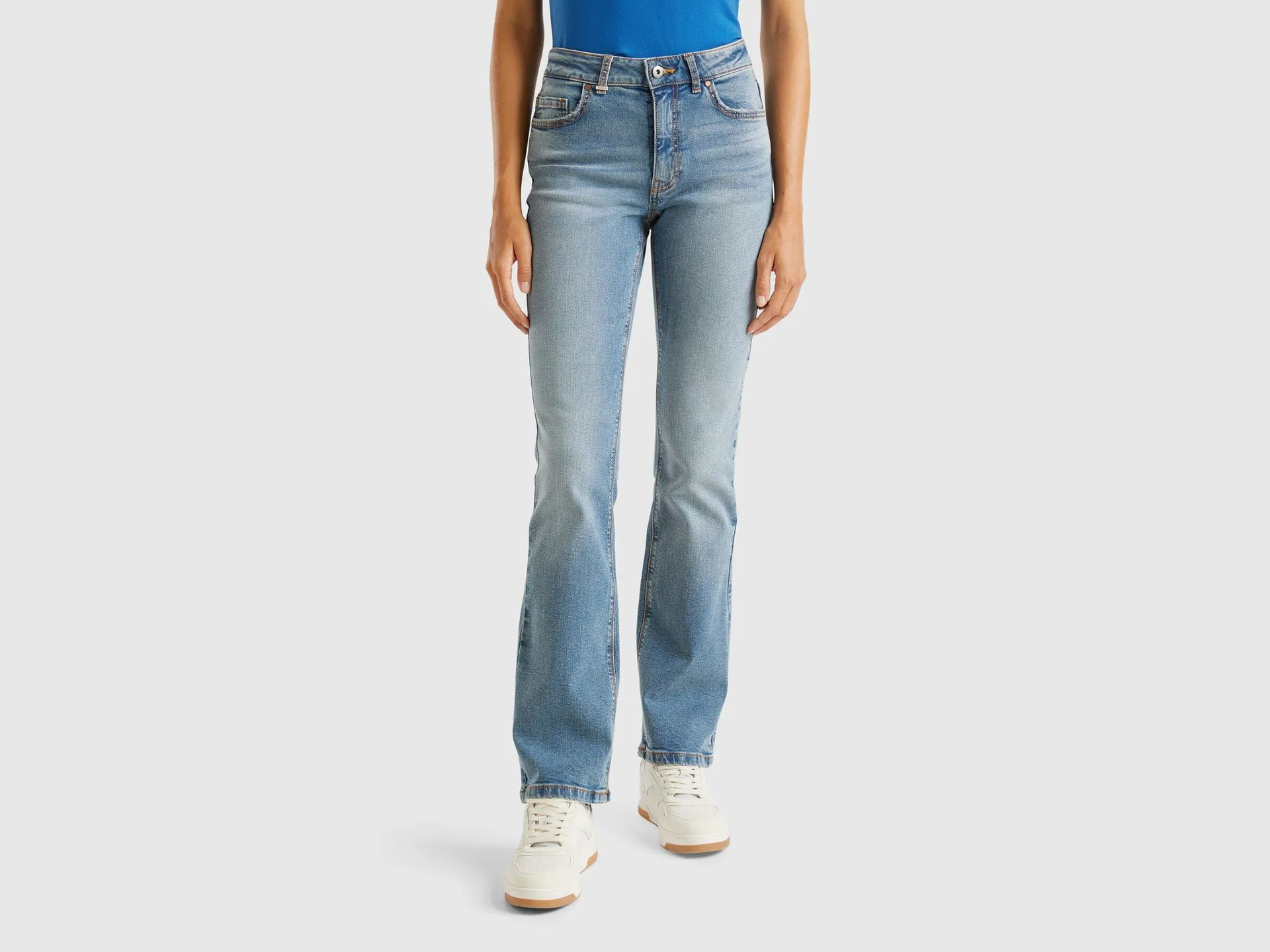 Jeans bootcut in misto cotone
