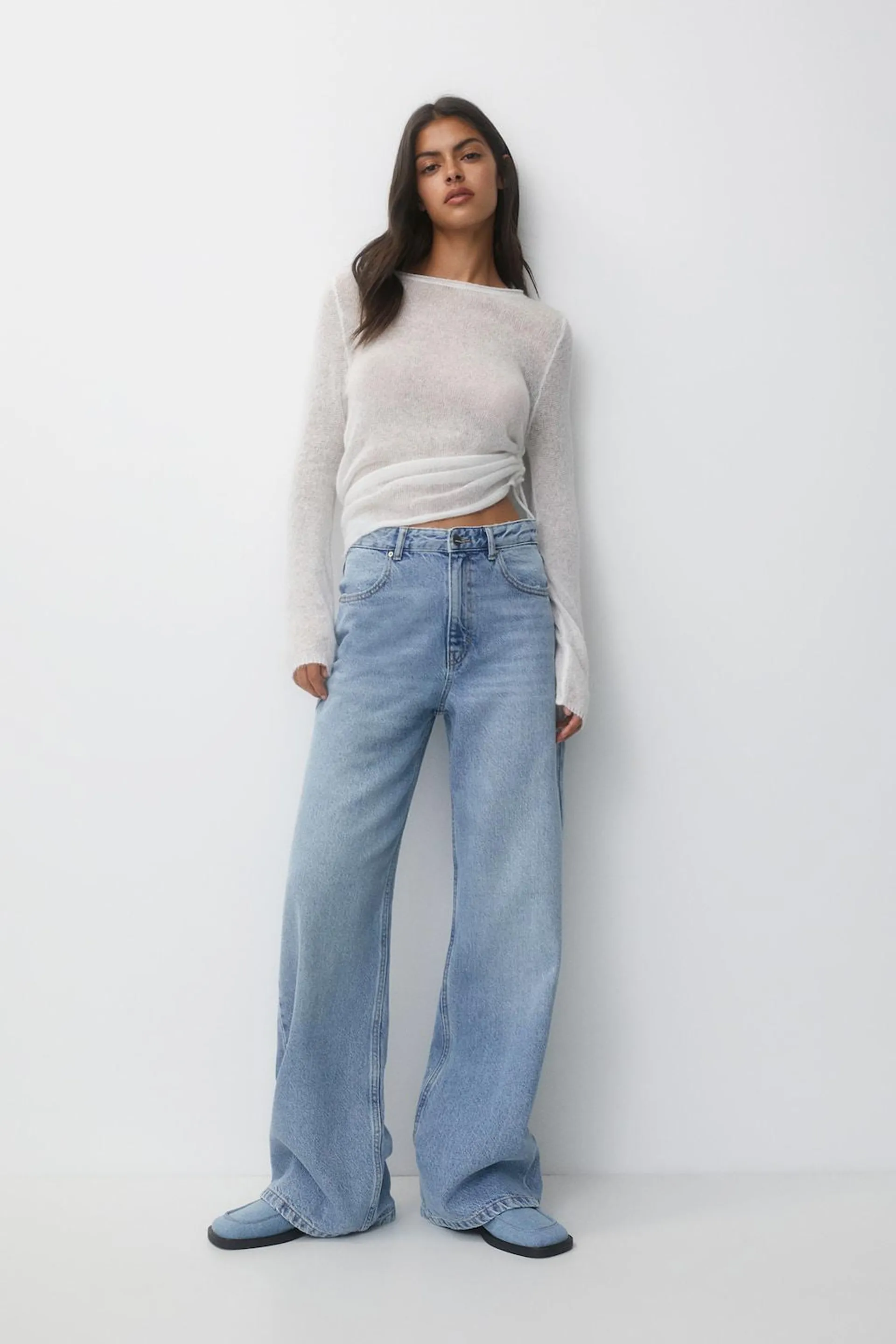 HIGH-WAIST WIDE-LEG JEANS