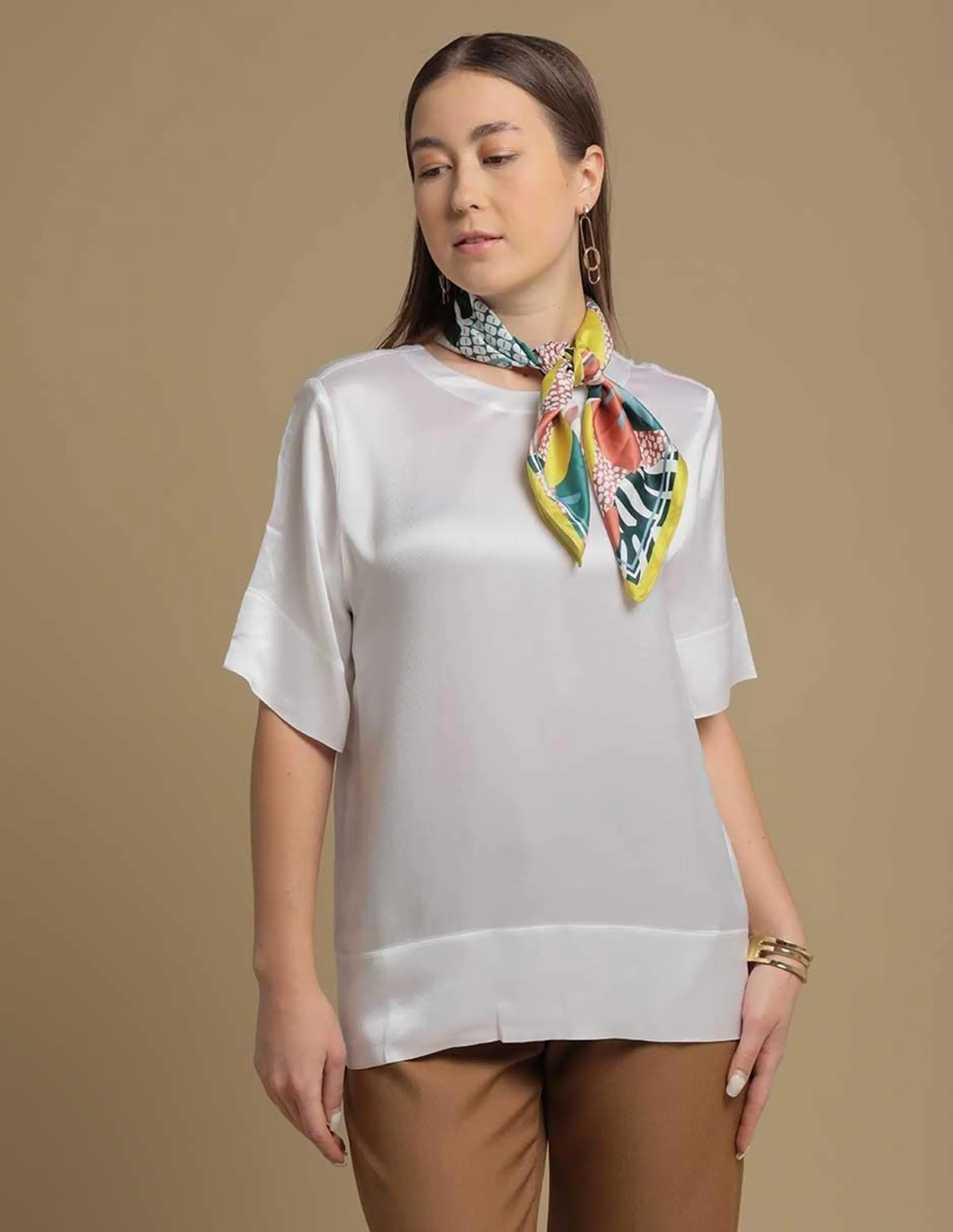 Playera manga al codo cuello redondo para mujer